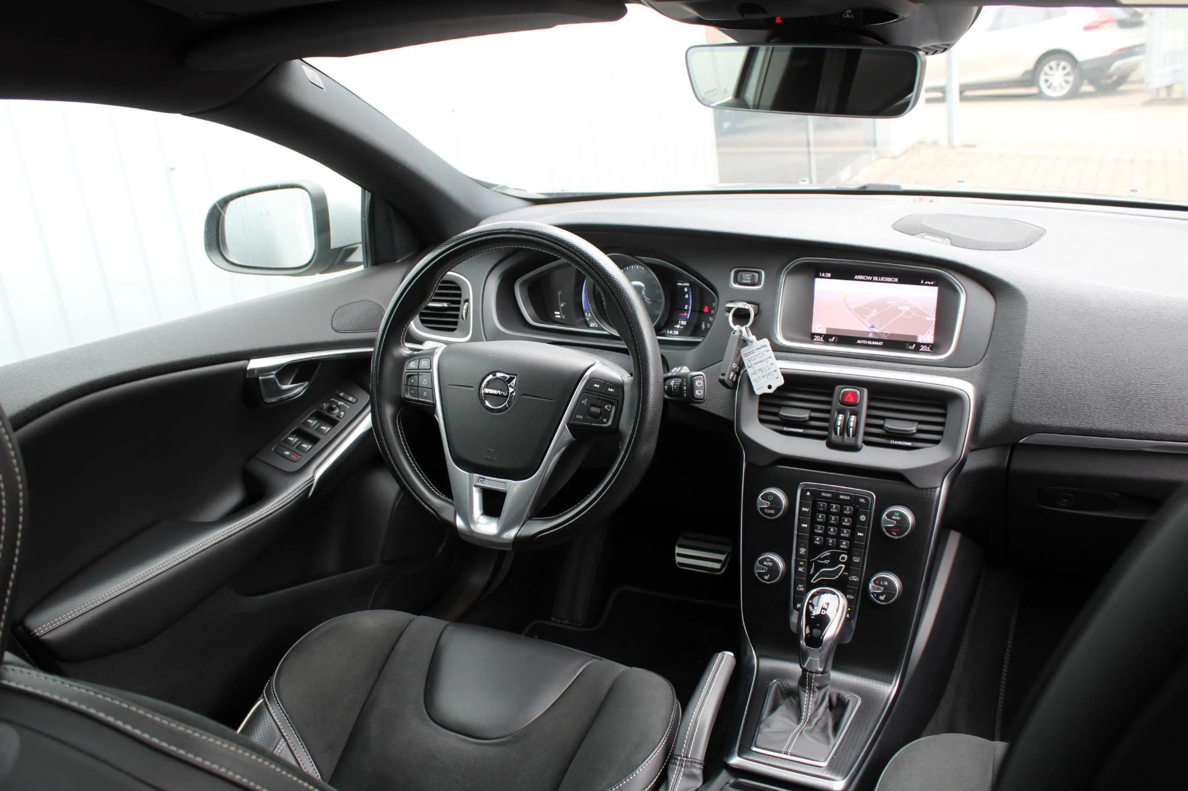 Volvo V40 1.5 T3 Polar+ Sport Panoramadak | Achteruitrijcame — photo 9