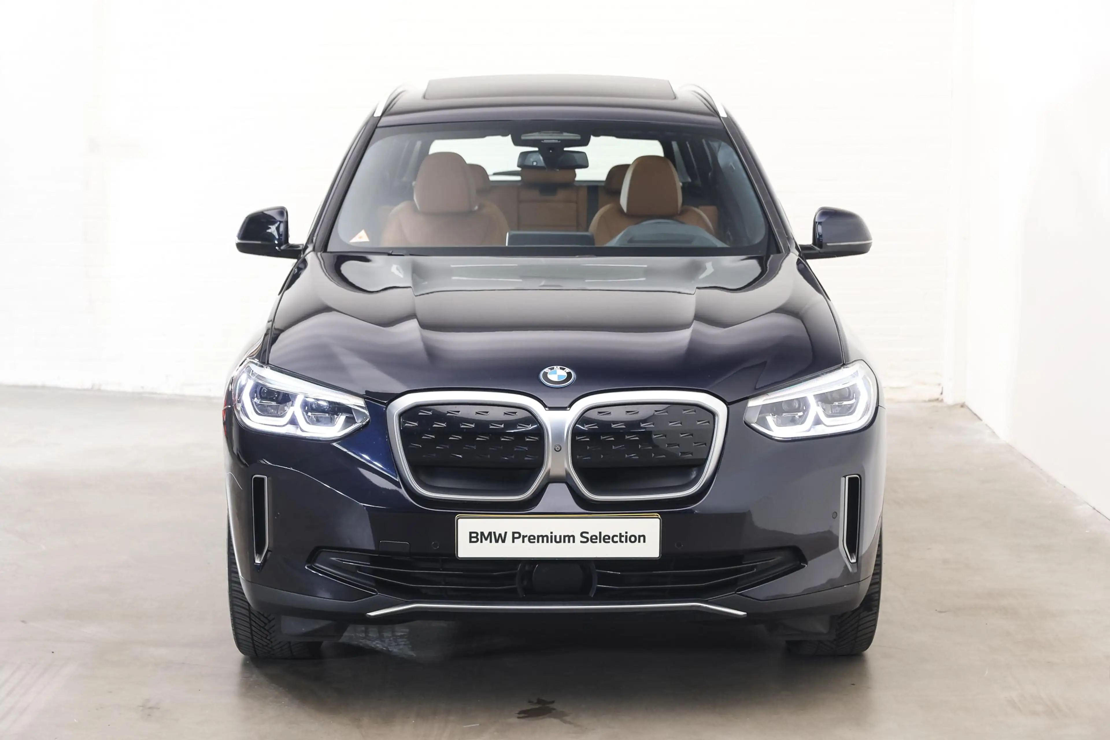 BMW iX3 High Executive / Sportstoelen / Head-Up / Parking — photo 6