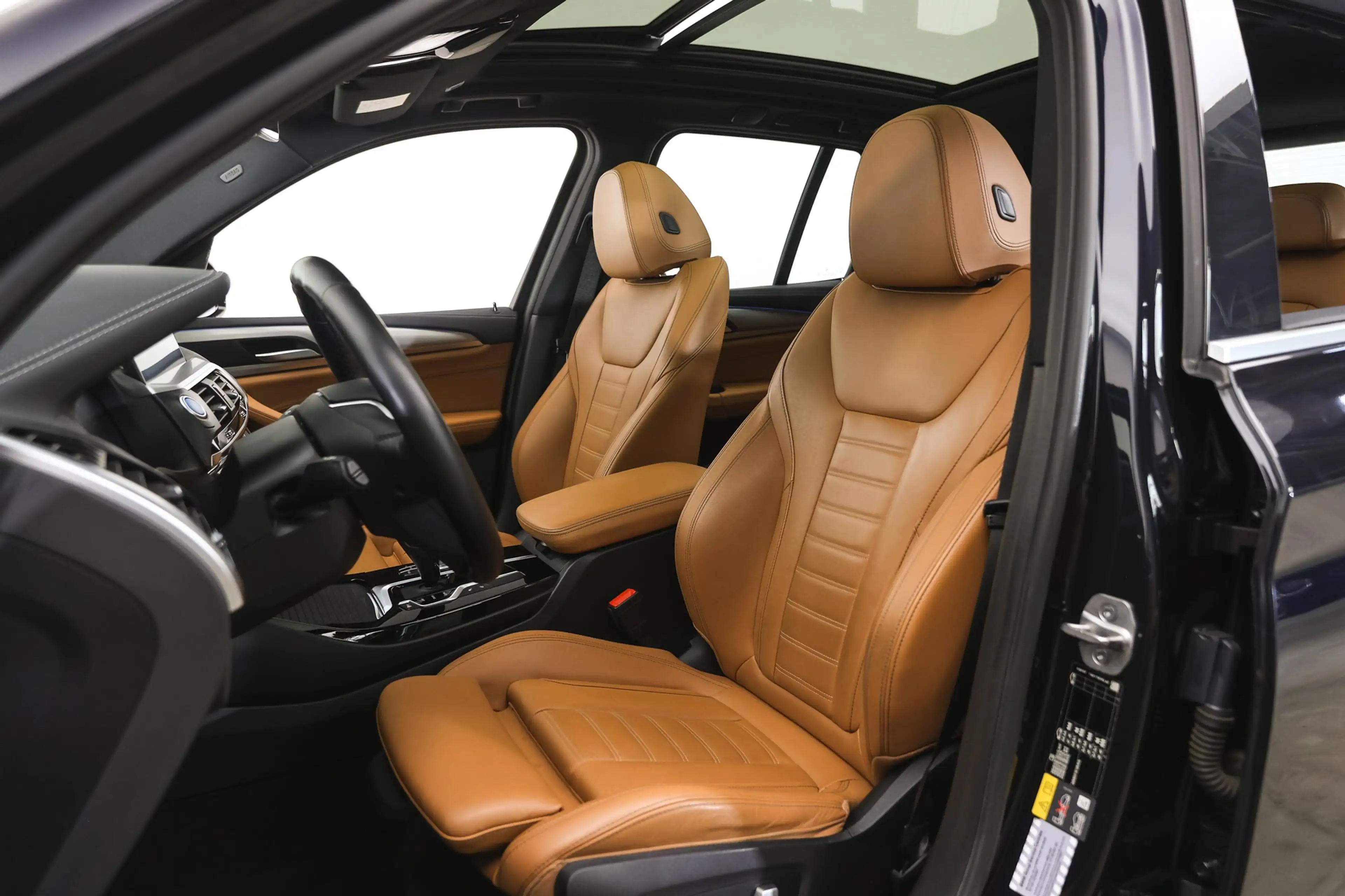BMW iX3 High Executive / Sportstoelen / Head-Up / Parking — photo 12
