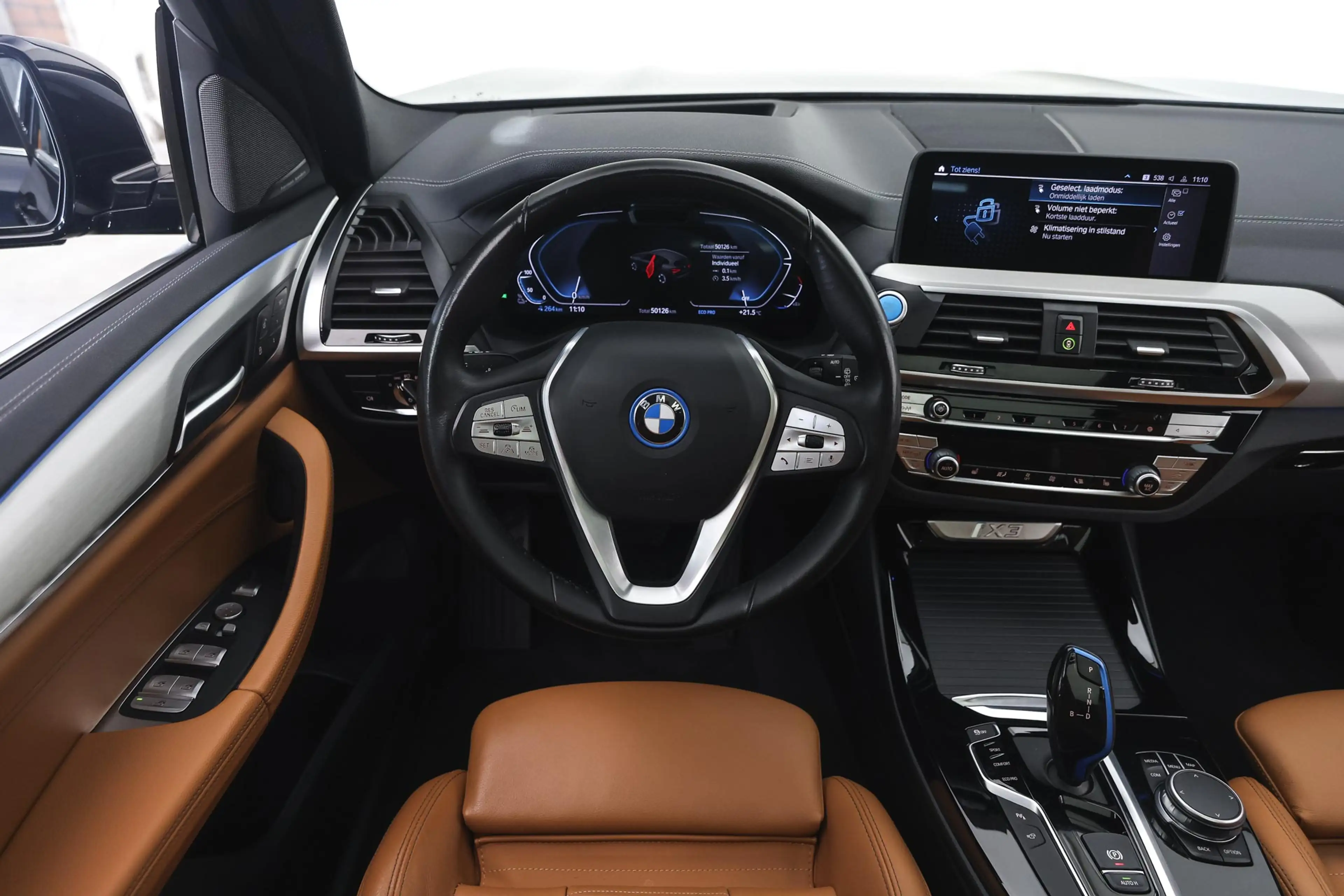 BMW iX3 High Executive / Sportstoelen / Head-Up / Parking — photo 3