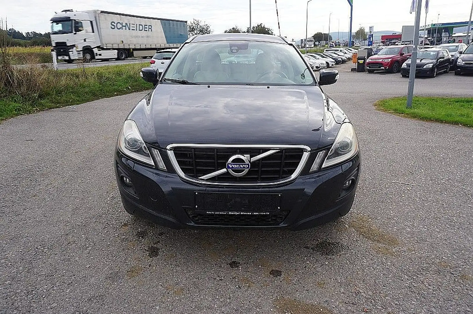 Volvo XC60 2,4D AWD Summum Geartronic Grau - 1