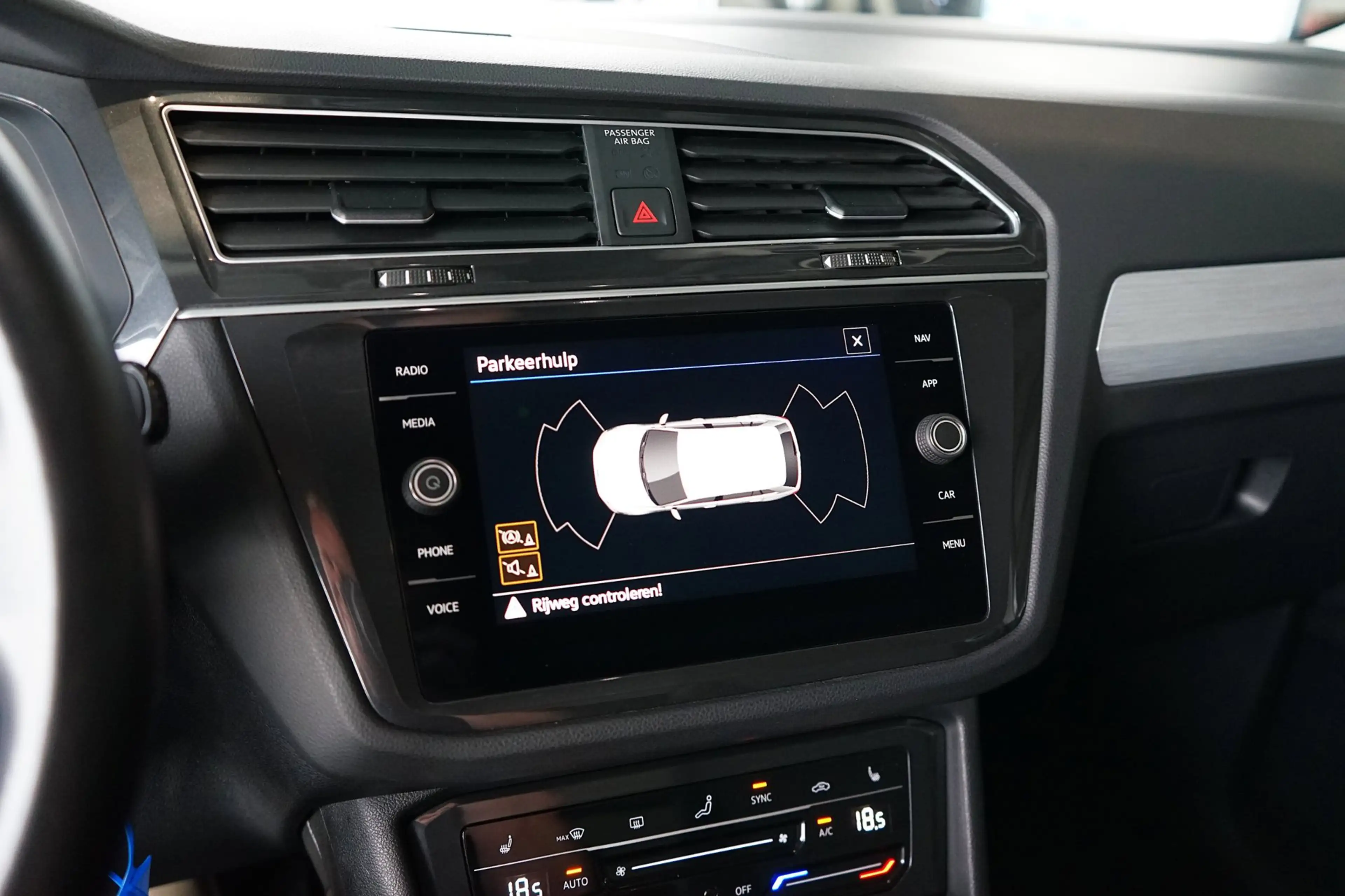 Volkswagen Tiguan 1.5 TSI Life EERSTE EIGENAAR | STOELVERWARMING — photo 11