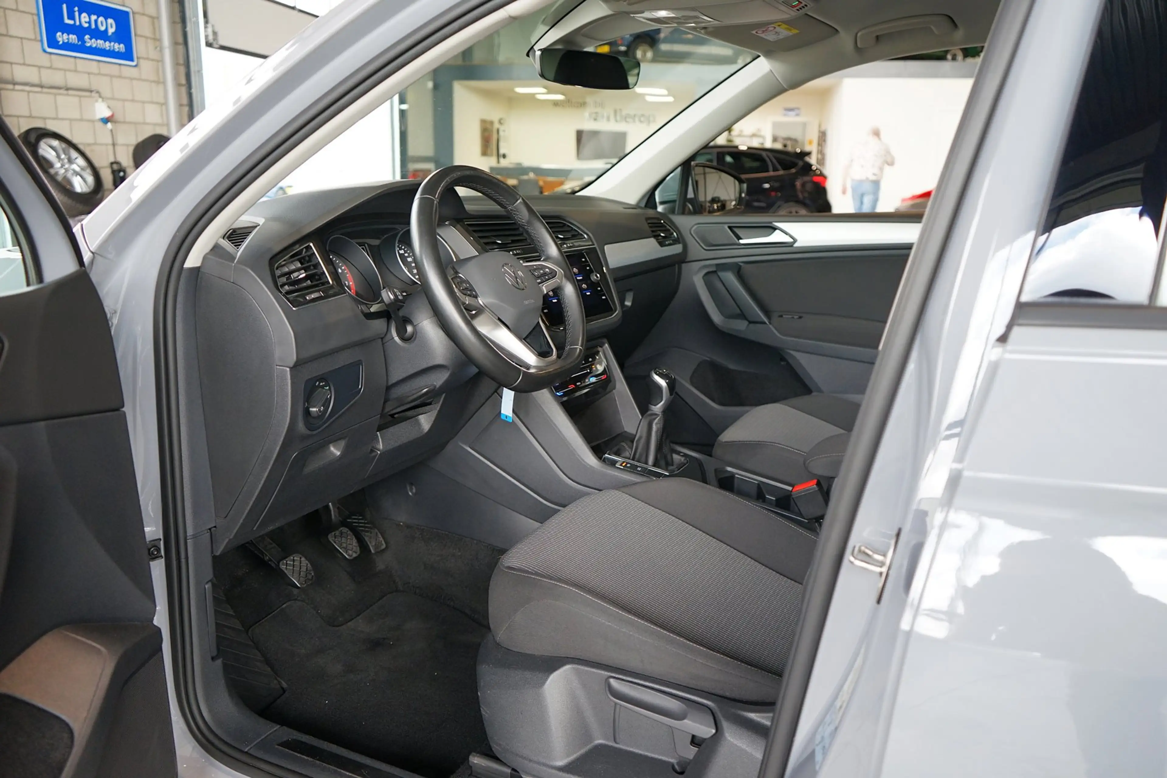 Volkswagen Tiguan 1.5 TSI Life EERSTE EIGENAAR | STOELVERWARMING — photo 4