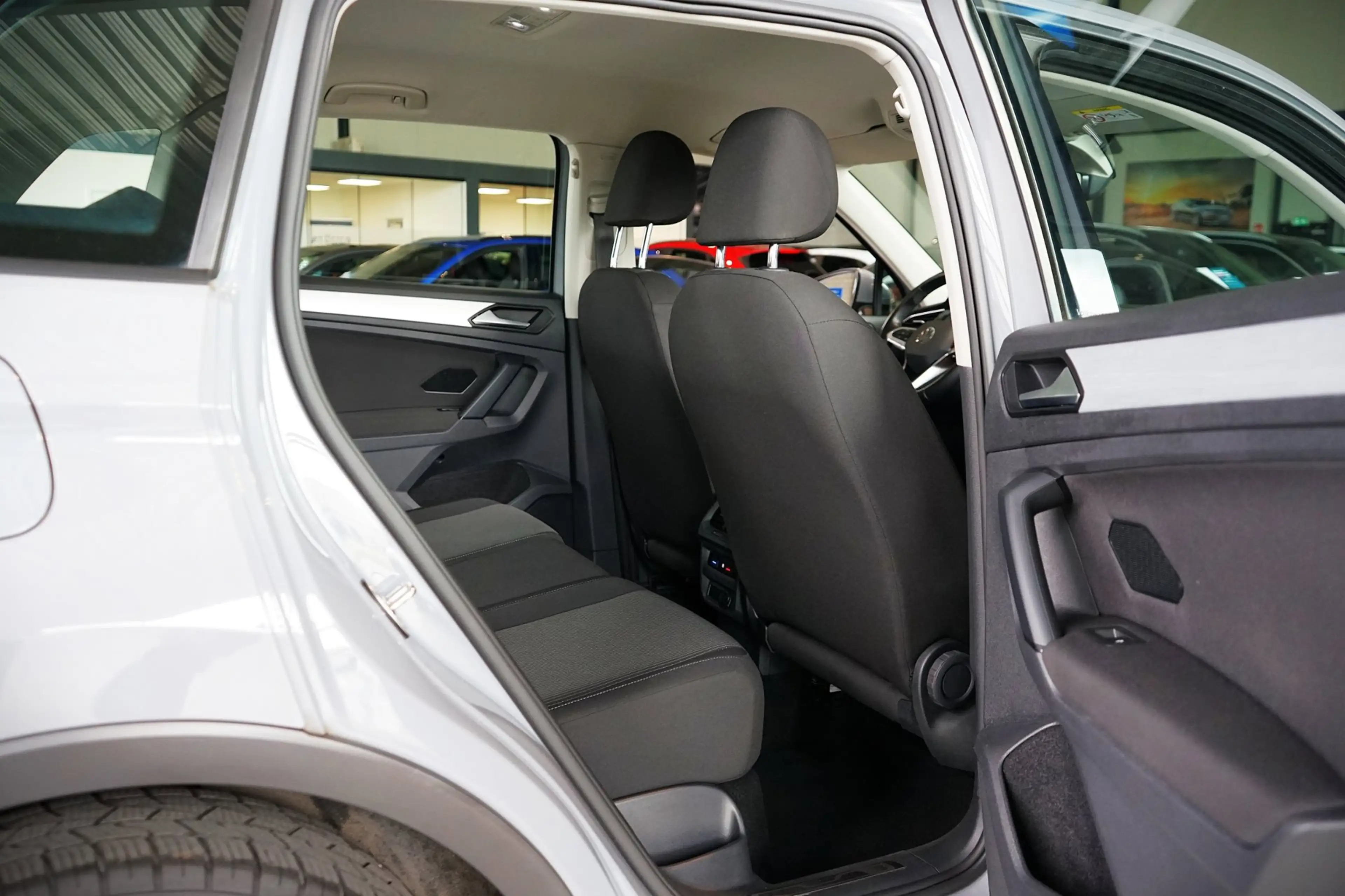 Volkswagen Tiguan 1.5 TSI Life EERSTE EIGENAAR | STOELVERWARMING — photo 8