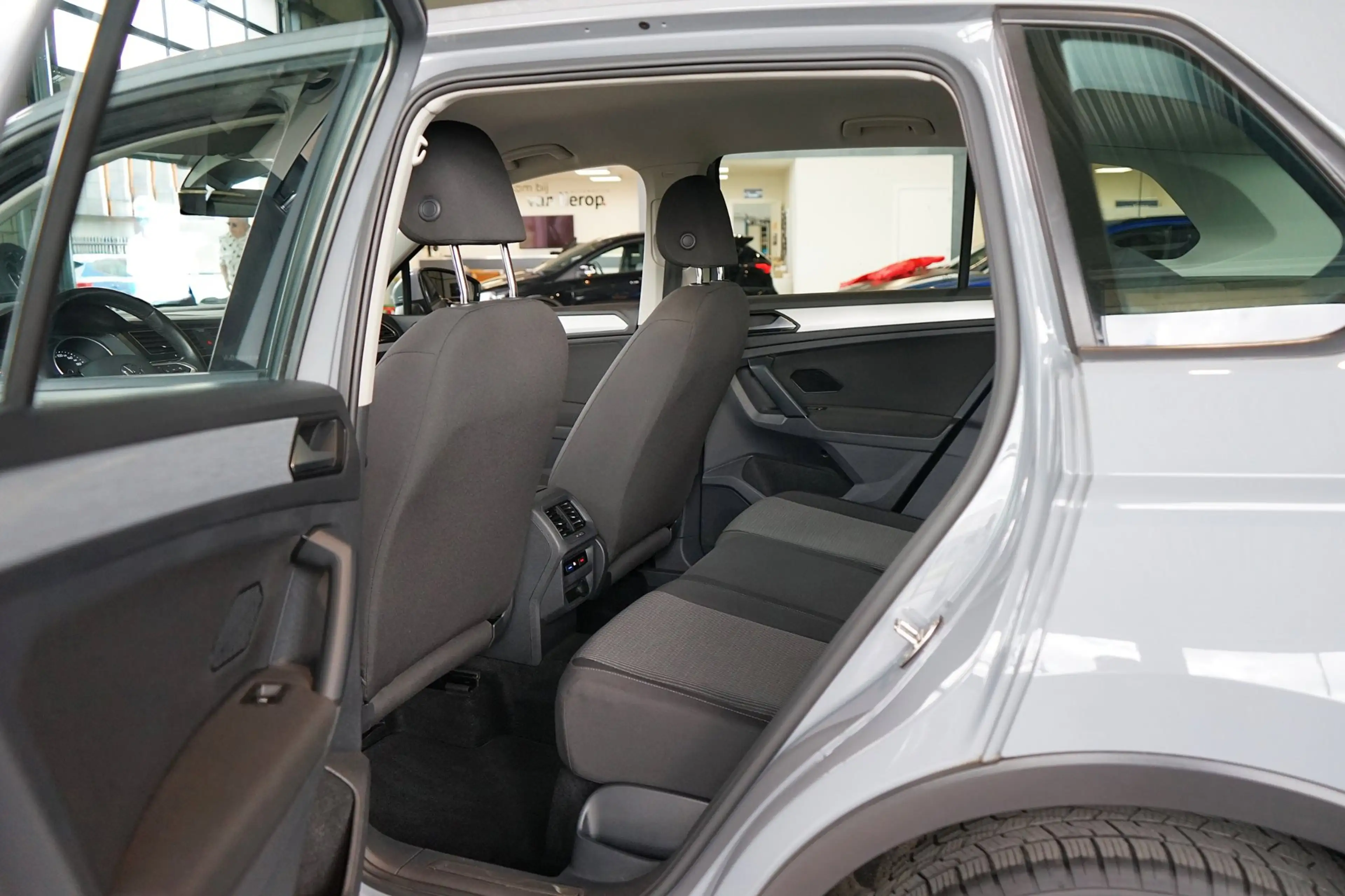 Volkswagen Tiguan 1.5 TSI Life EERSTE EIGENAAR | STOELVERWARMING — photo 6