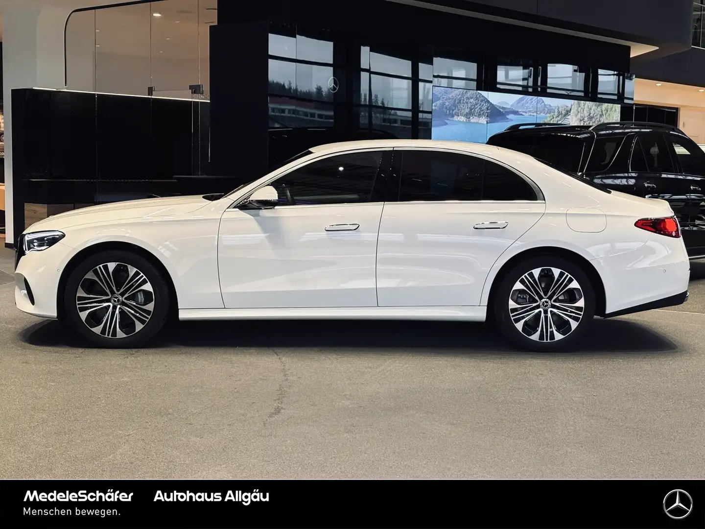 Mercedes-Benz E 300 E 300 e Limo Avantgarde 19" Distronic DLED 360° Bianco - 2