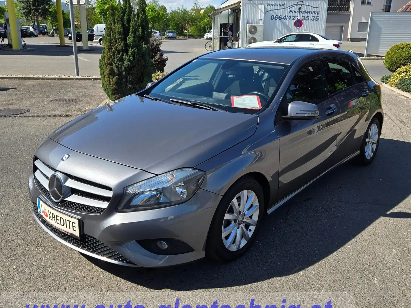 Mercedes-Benz A 180 A 180 CDI / d BlueEfficiency Edition *Navigation* Grau - 1