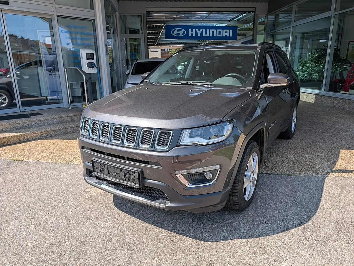 Jeep Compass 2,0 MultiJet AWD 9AT 170 Limited Aut. Grau - 1