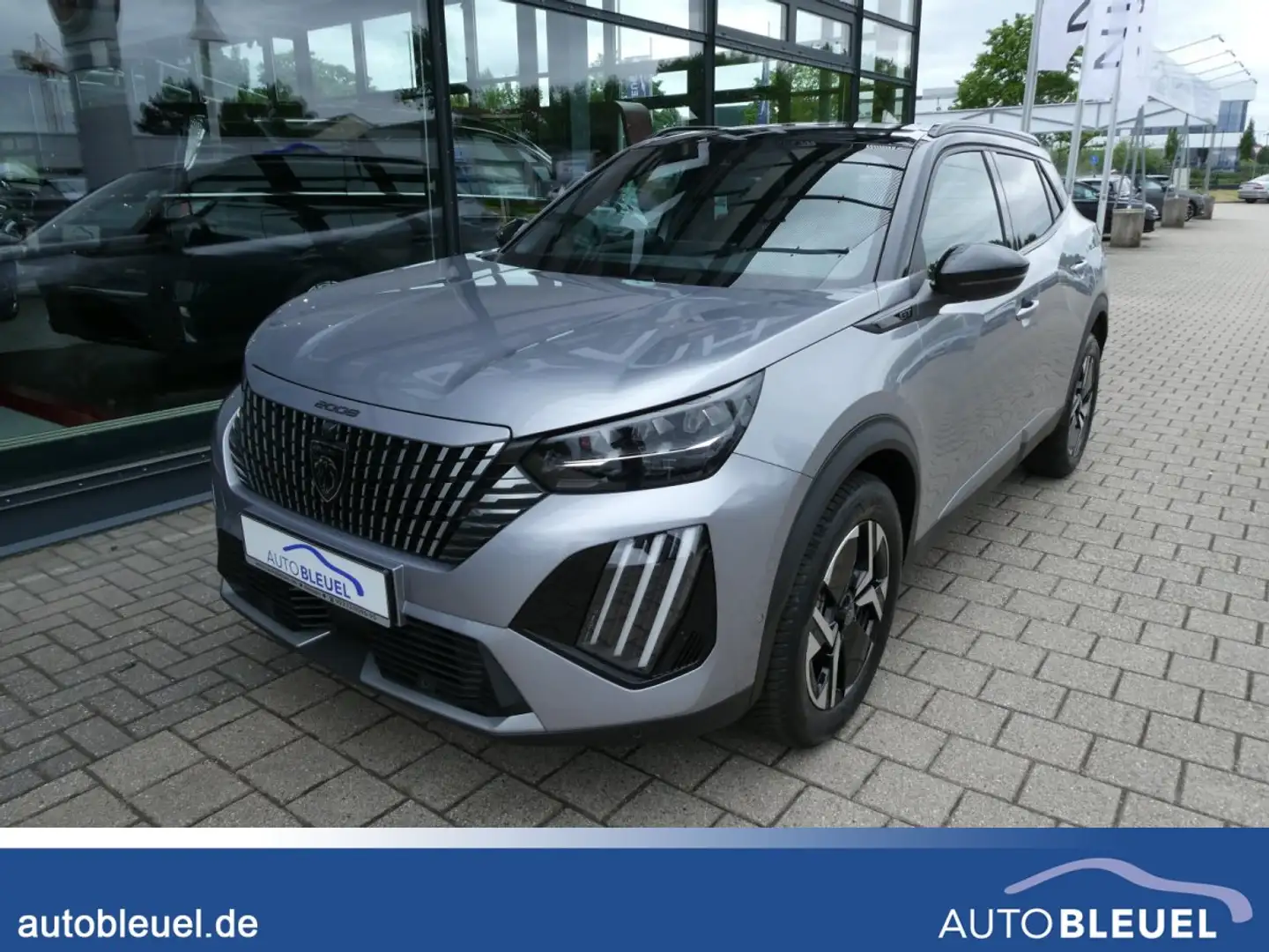 Peugeot 2008 1,2 PureTech 130 GT *Pano*360Grad*Keyless*Allwette Stříbrná - 1