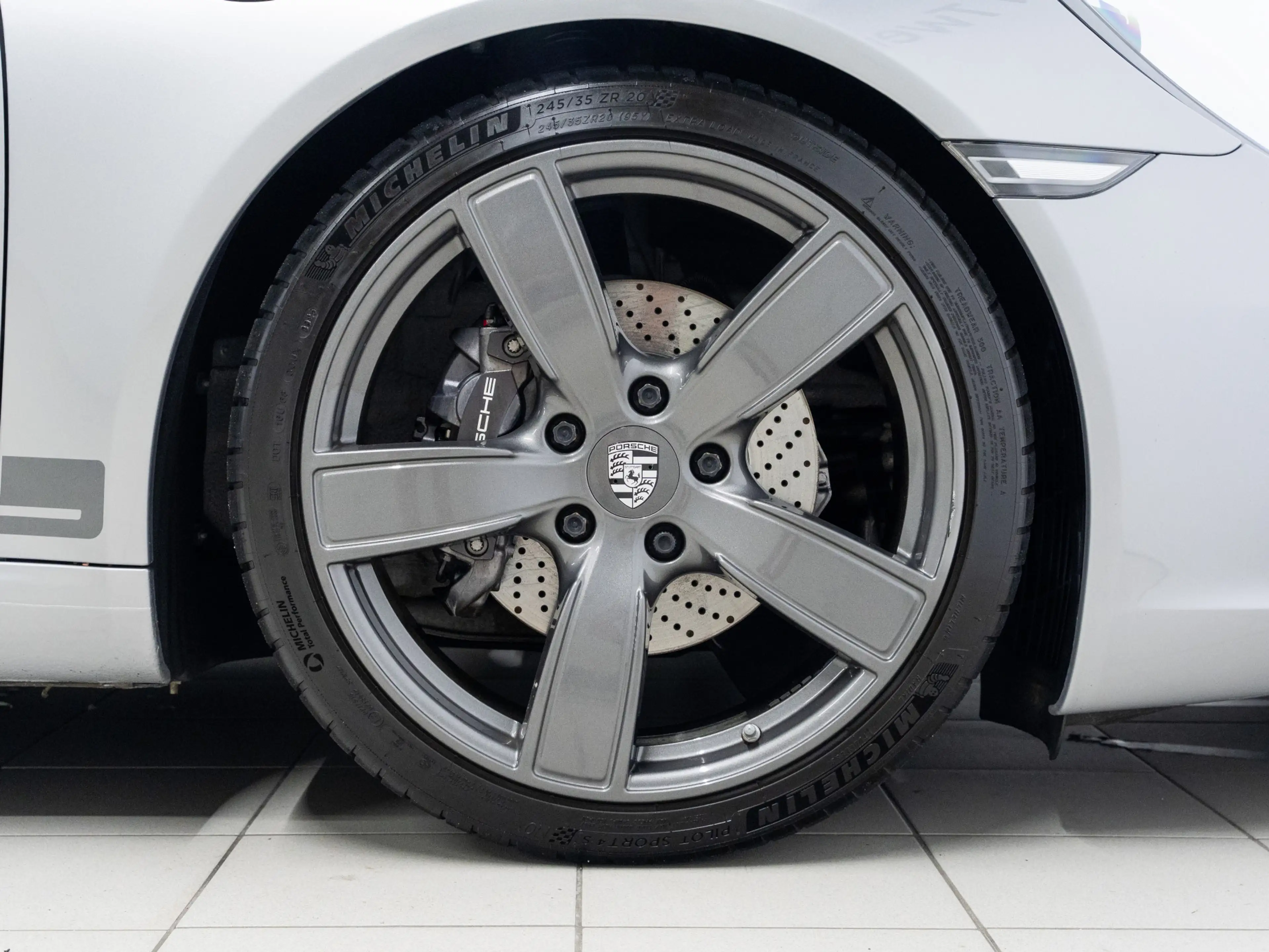 Porsche 991 Carrera T — photo 9
