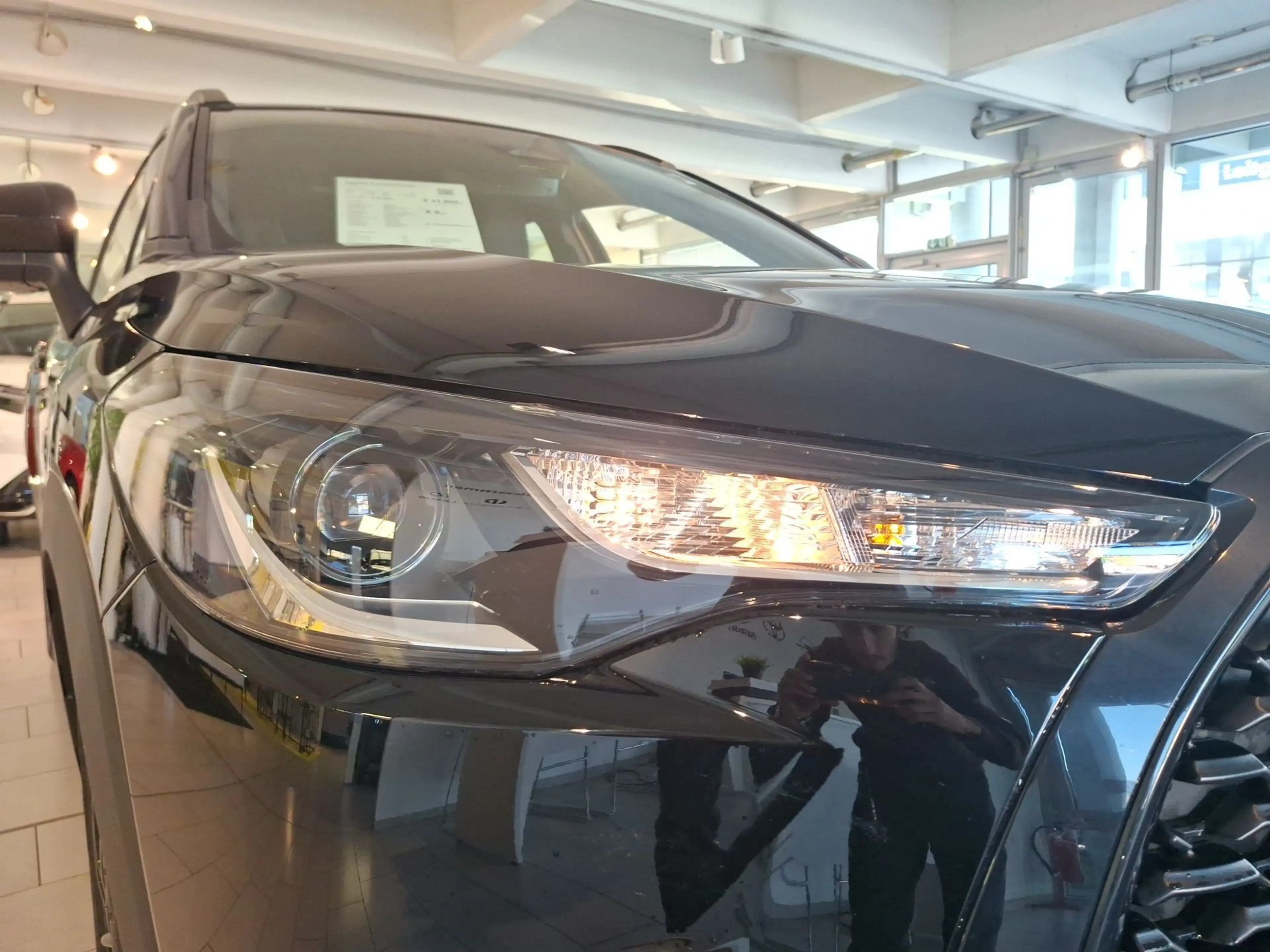 Toyota Corolla Cross 1.8 FWD Active ACC+LED+Navi+SHZ+LM — photo 9