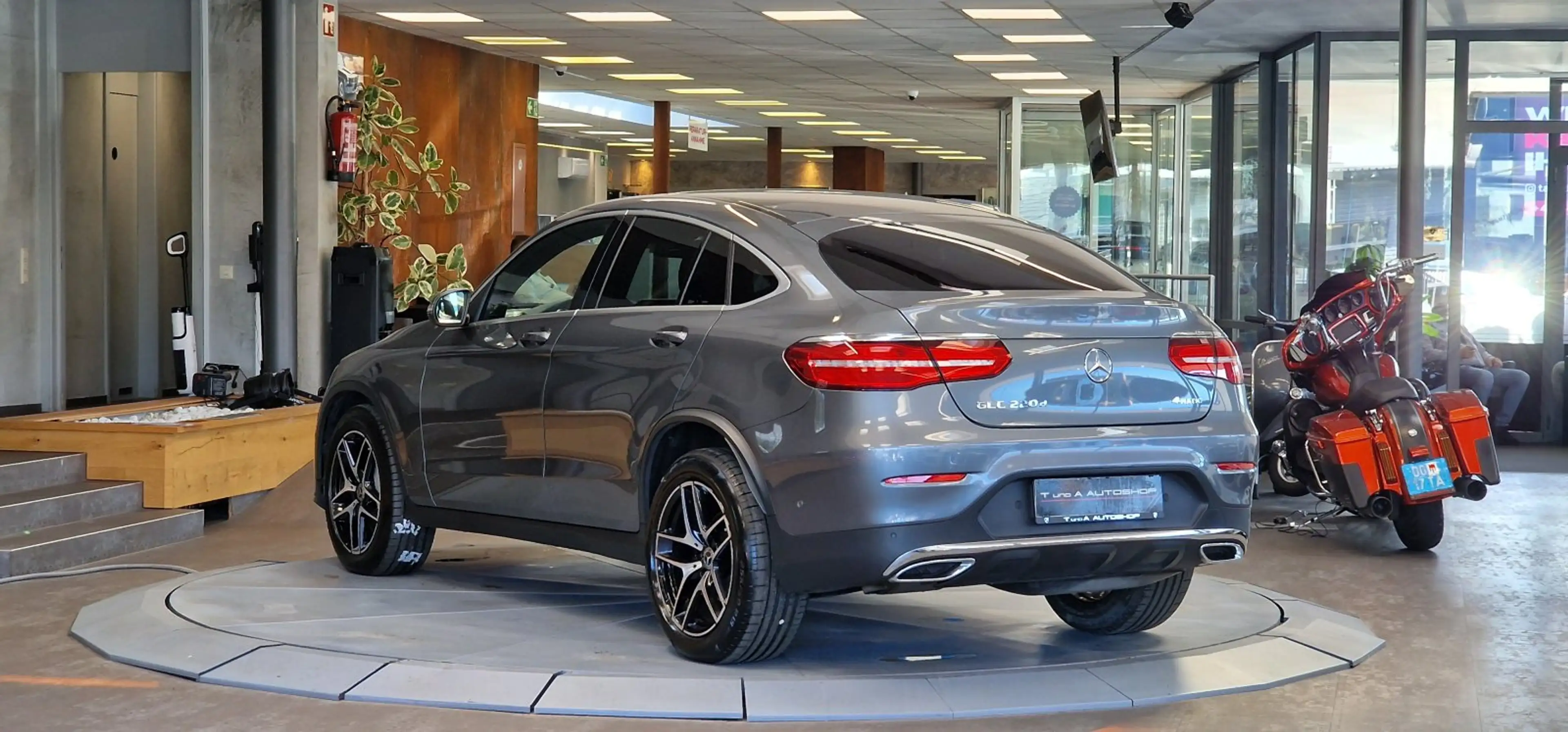 Mercedes-Benz GLC 220 d Coupe 4-Matic AMG-Paket Aut. *Kamera*Navi*Sitzbe — photo 6