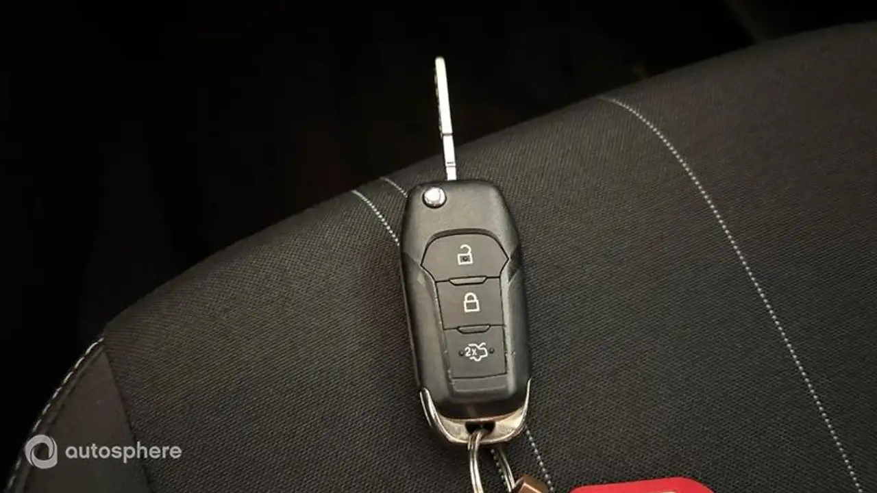 Ford Fiesta 5 portes — photo 16