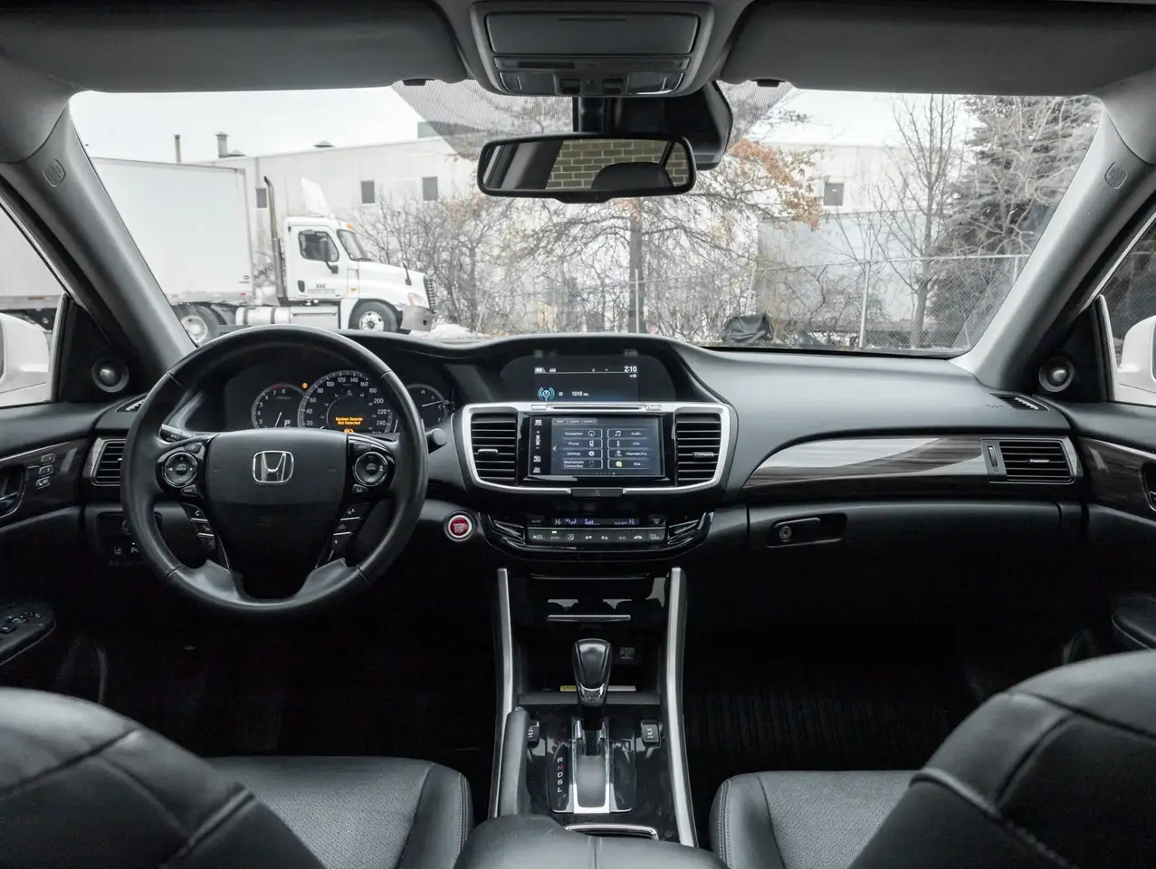 Honda Accord снимка Honda Accord