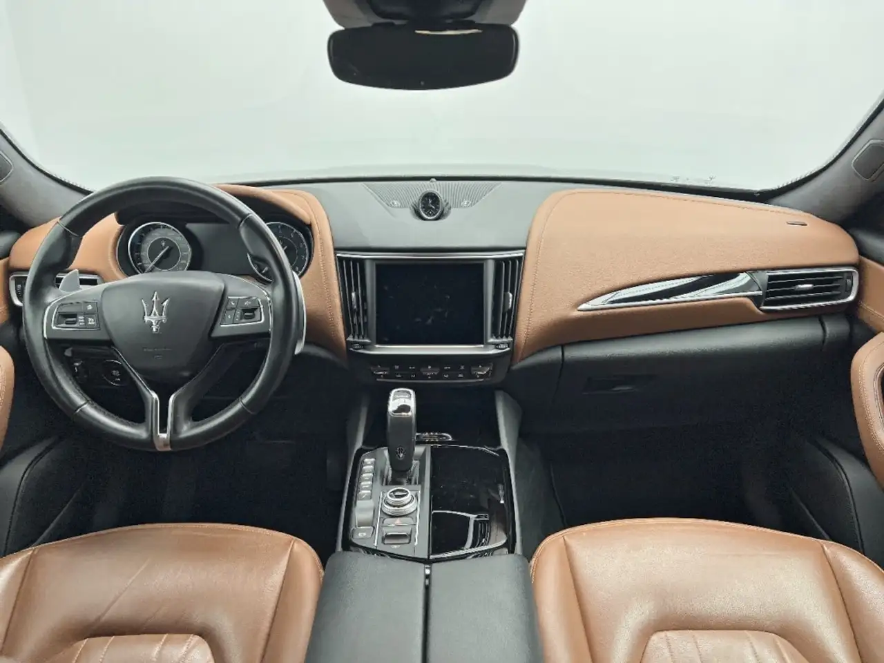 Maserati Levante 2023 — фото 12