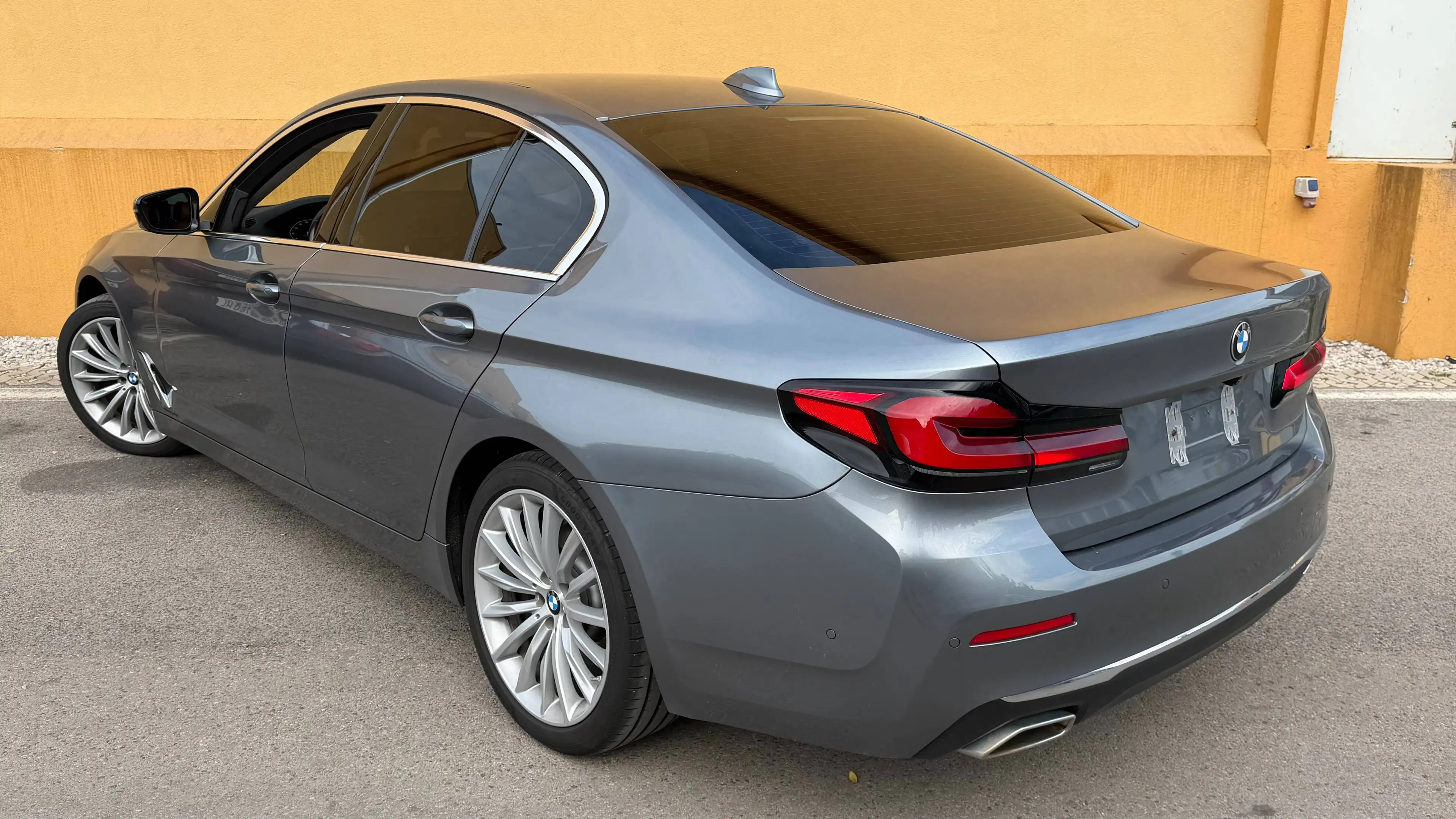 BMW 520 520 d xDrive Luxury Line — photo 5