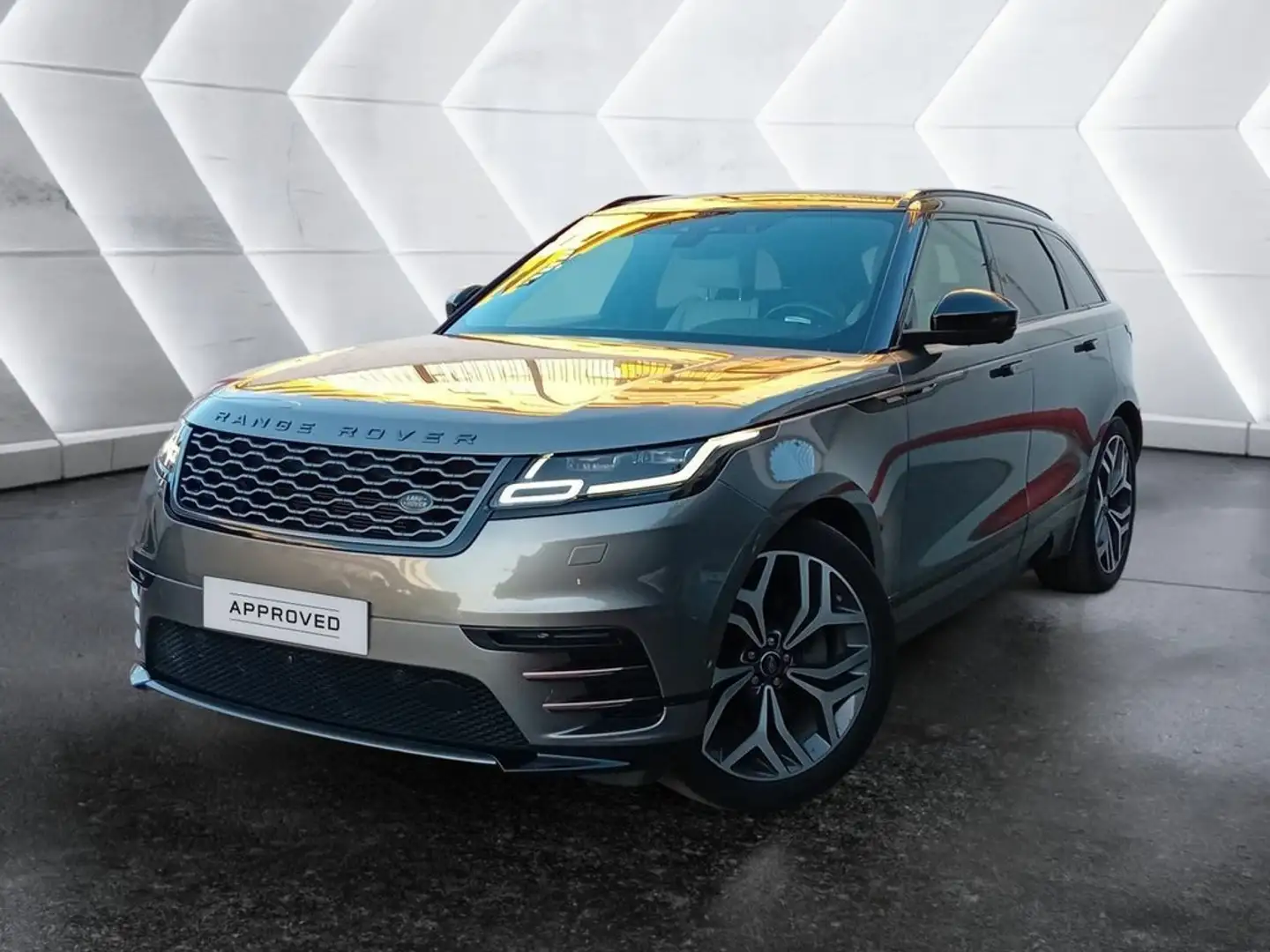 Land Rover Range Rover Velar 3.0D D300 R-Dynamic SE 4WD Auto Silber - 1