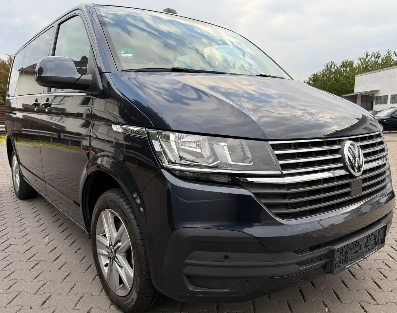 Volkswagen T6.1 Multivan DSG Digital-Tacho,SHZ,Navi,CarPlay Blau - 1