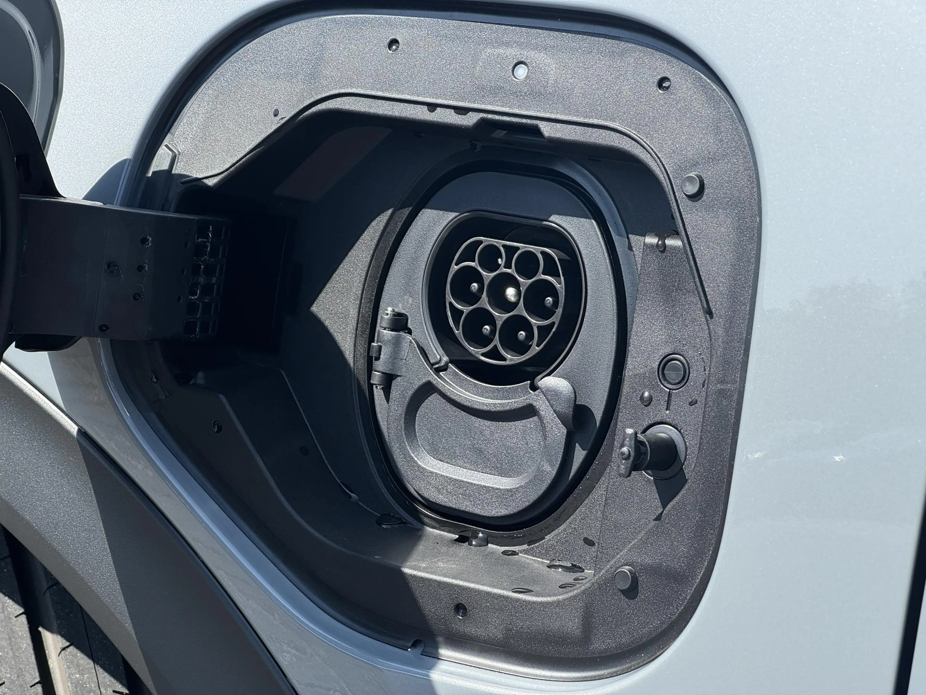 Toyota C-HR+ First Edition 77 kWh | Nieuw op voorraad | — photo 9
