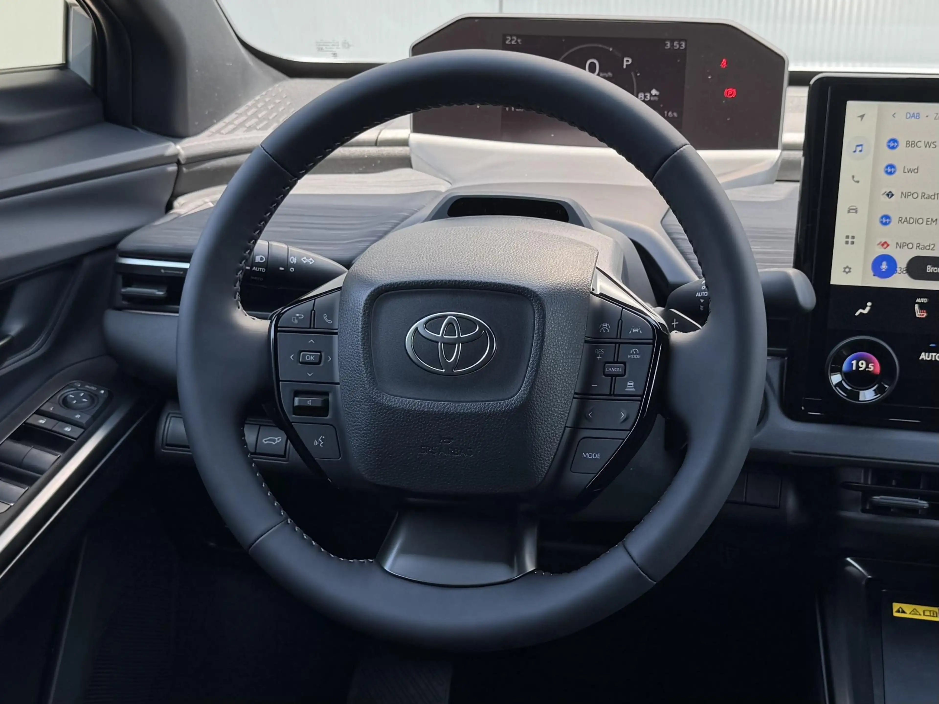 Toyota C-HR+ First Edition 77 kWh | Nieuw op voorraad | — photo 4