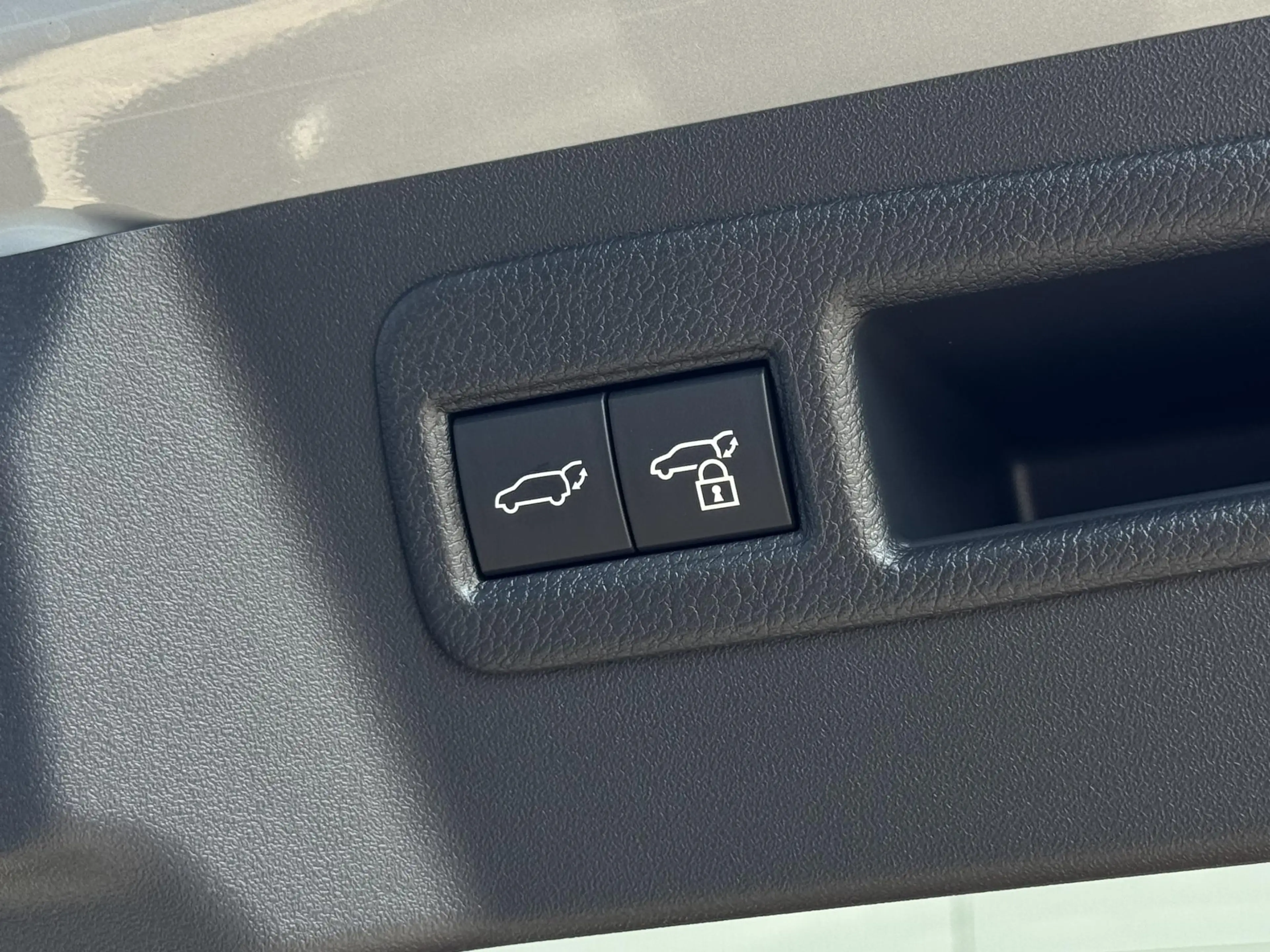Toyota C-HR+ First Edition 77 kWh | Nieuw op voorraad | — photo 13