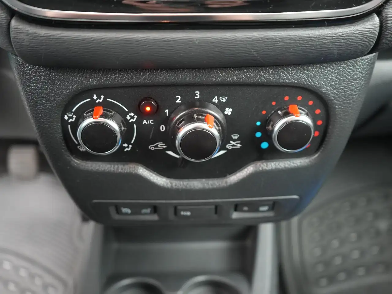 Dacia Lodgy Stepway Plus KLIMA,7P,TEMPO,KAM,DAB,SHZ,BT, миниатюра 22