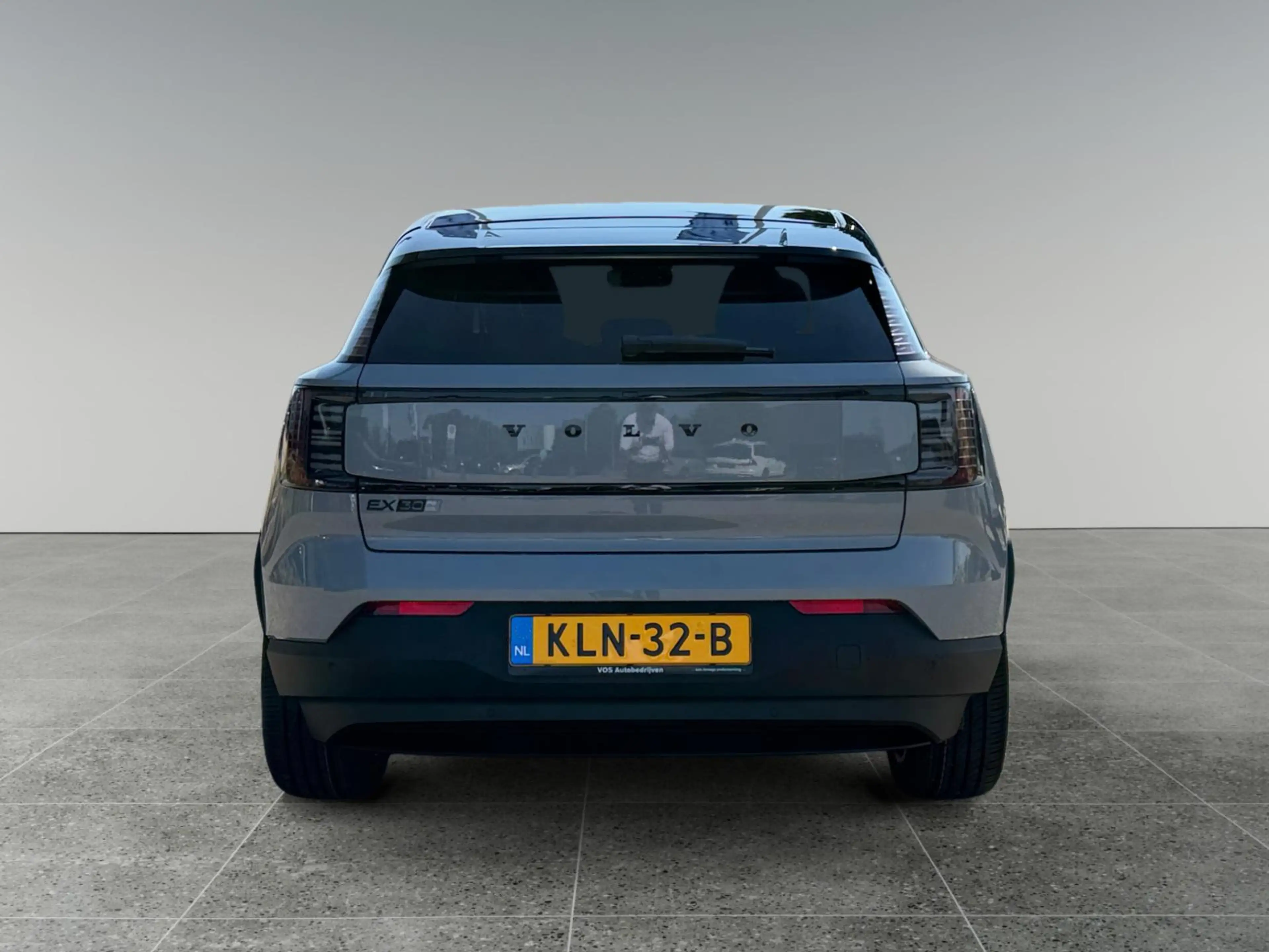 Volvo EX30 Single Motor Ext Range Plus Black Ed Europa 69 kWh — photo 7