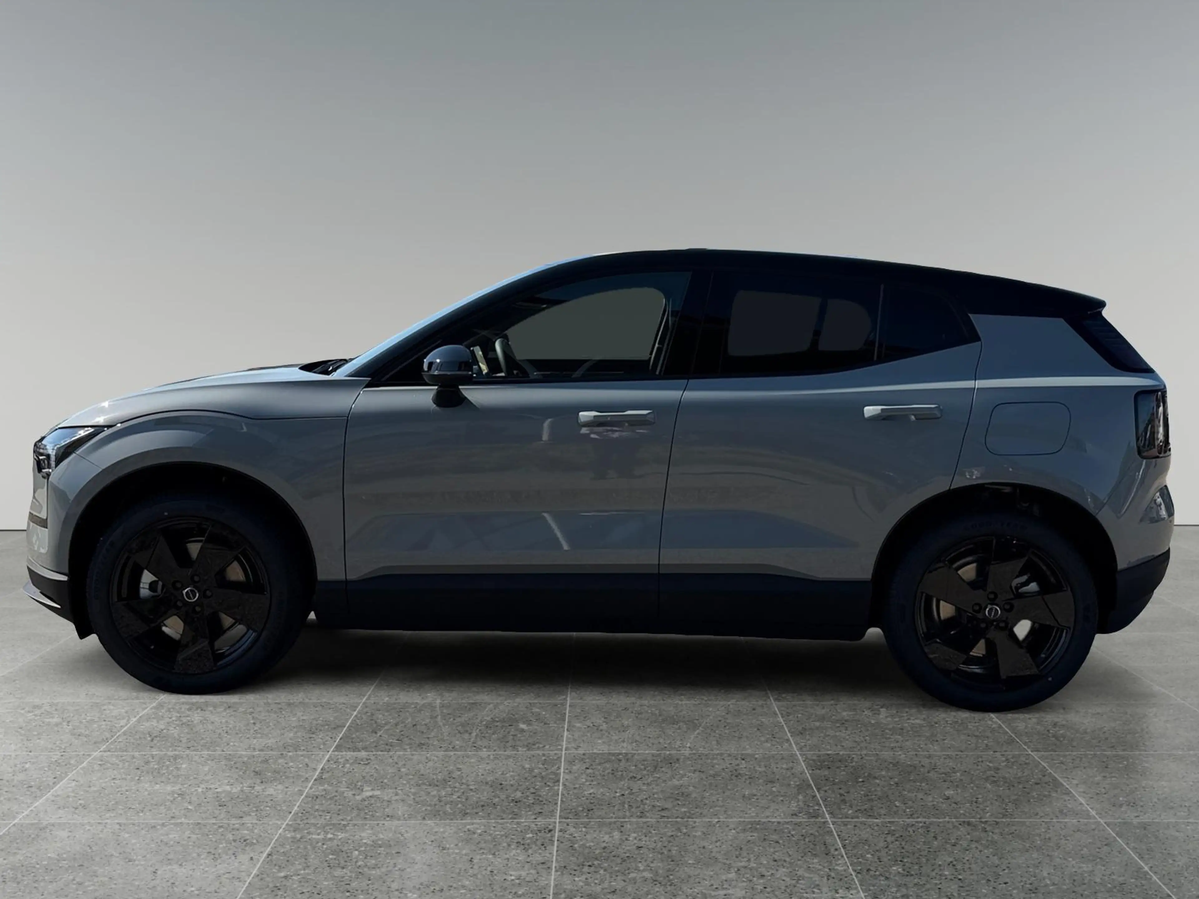 Volvo EX30 Single Motor Ext Range Plus Black Ed Europa 69 kWh — photo 5