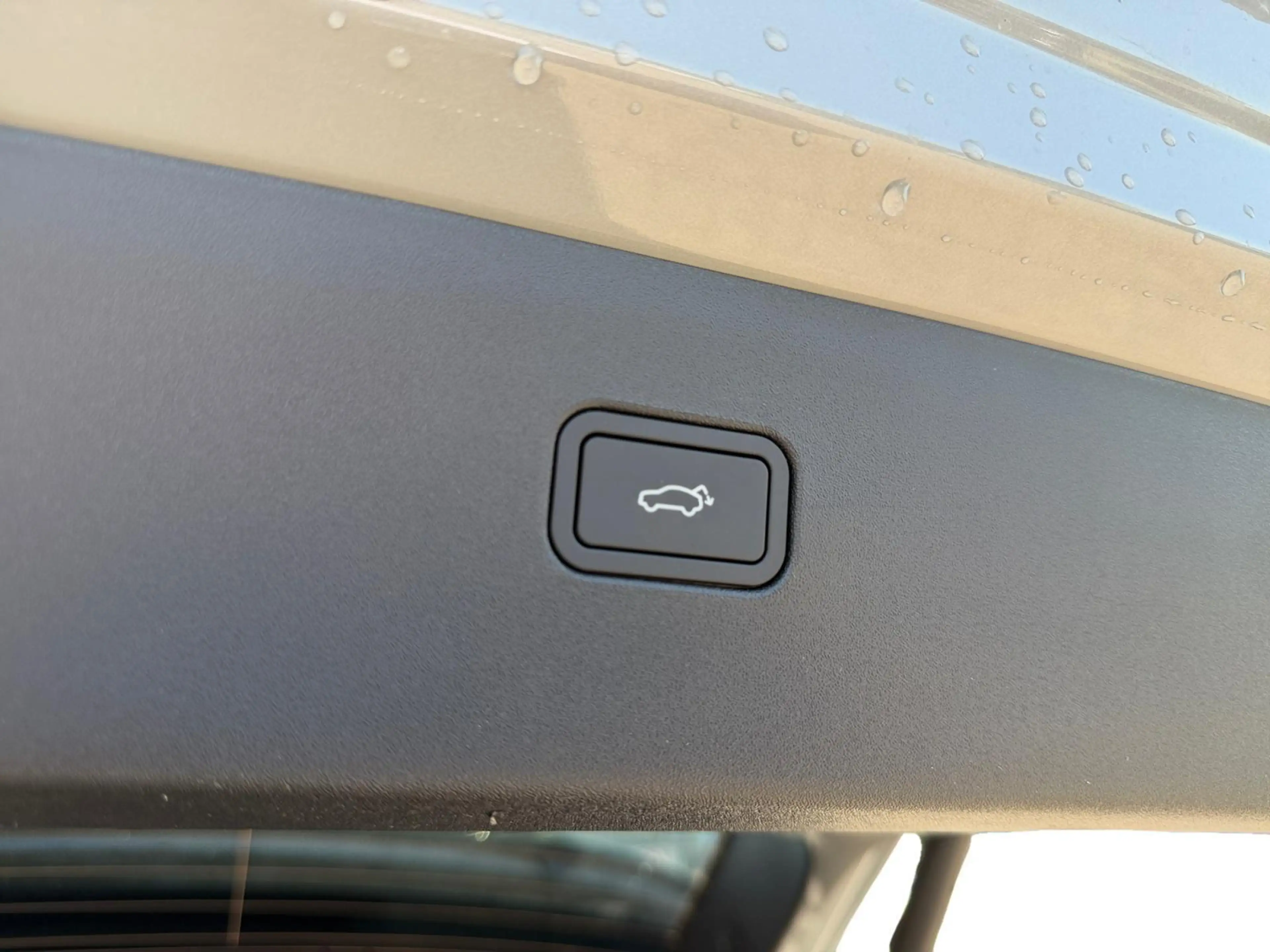 Volvo EX30 Single Motor Ext Range Plus Black Ed Europa 69 kWh — photo 9