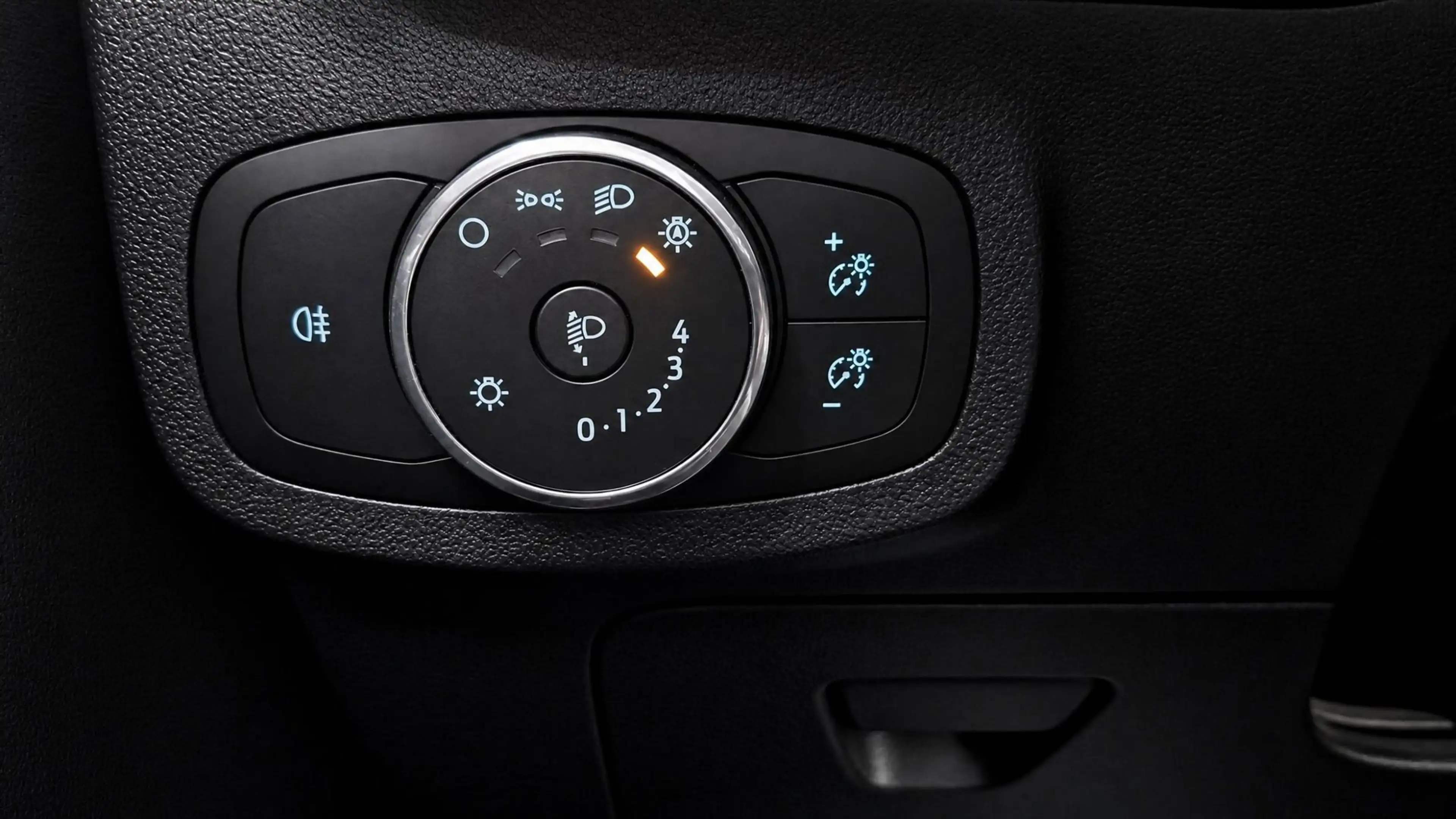 Ford Fiesta 1.1 Trend — photo 12