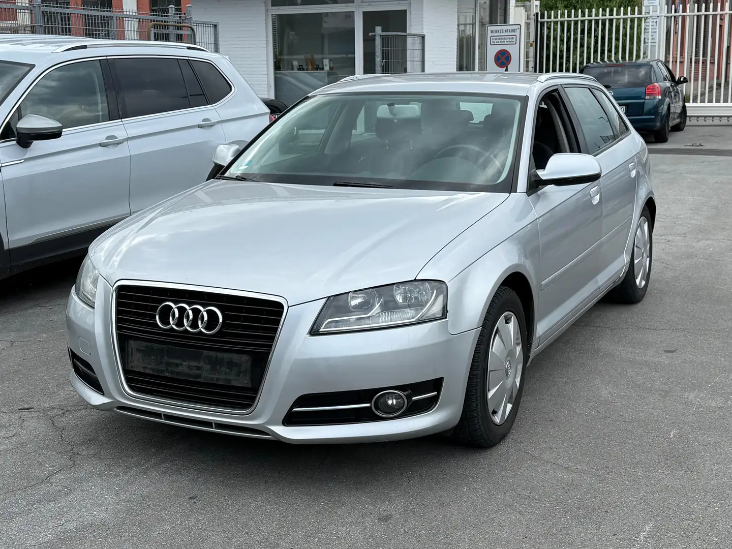 Audi A3 1.6 TDI Attraction Grau - 2