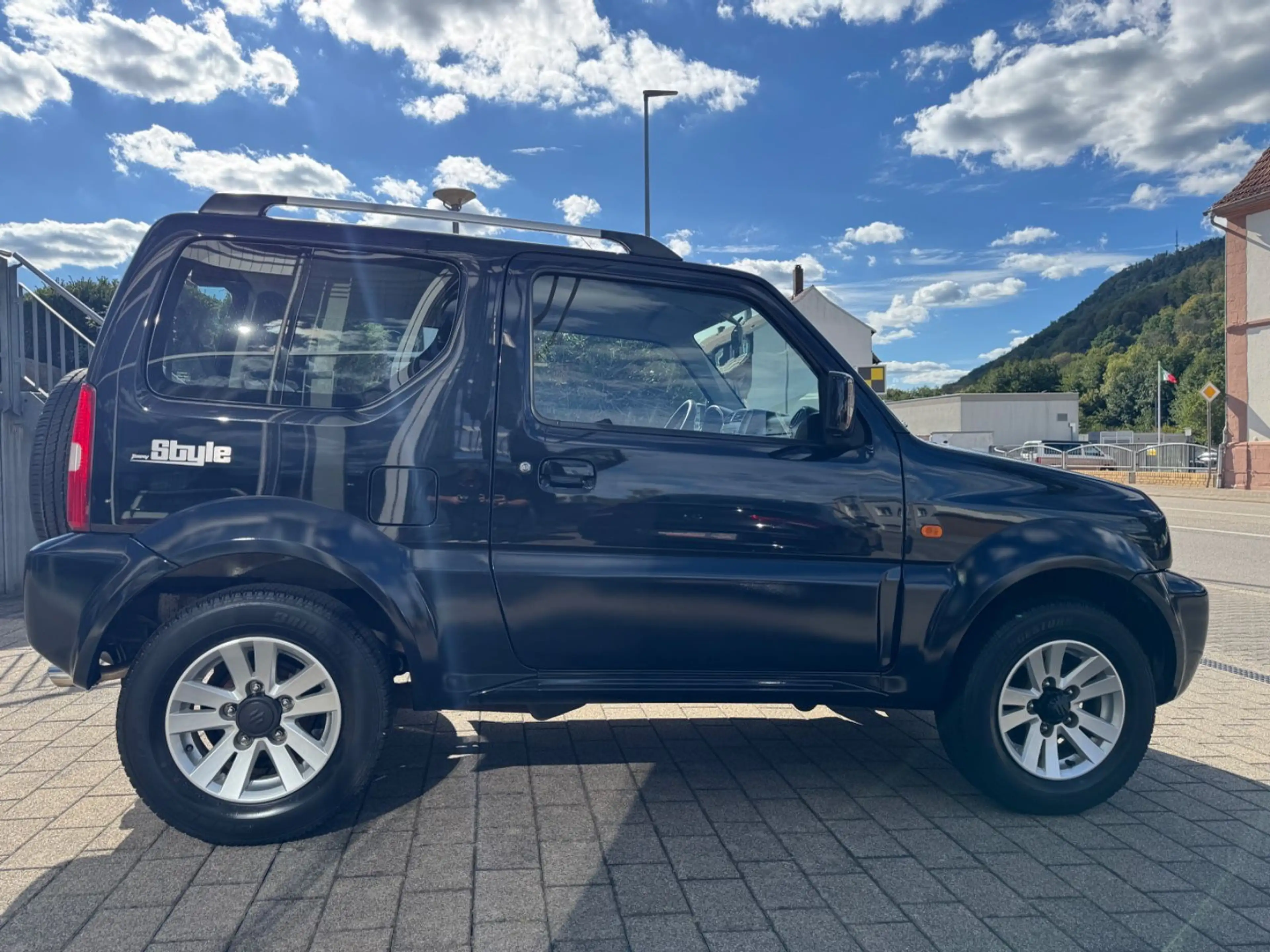 Suzuki Jimny 1.3 4WD Ranger+AHK+Leder+SitzHz+Klima — photo 8