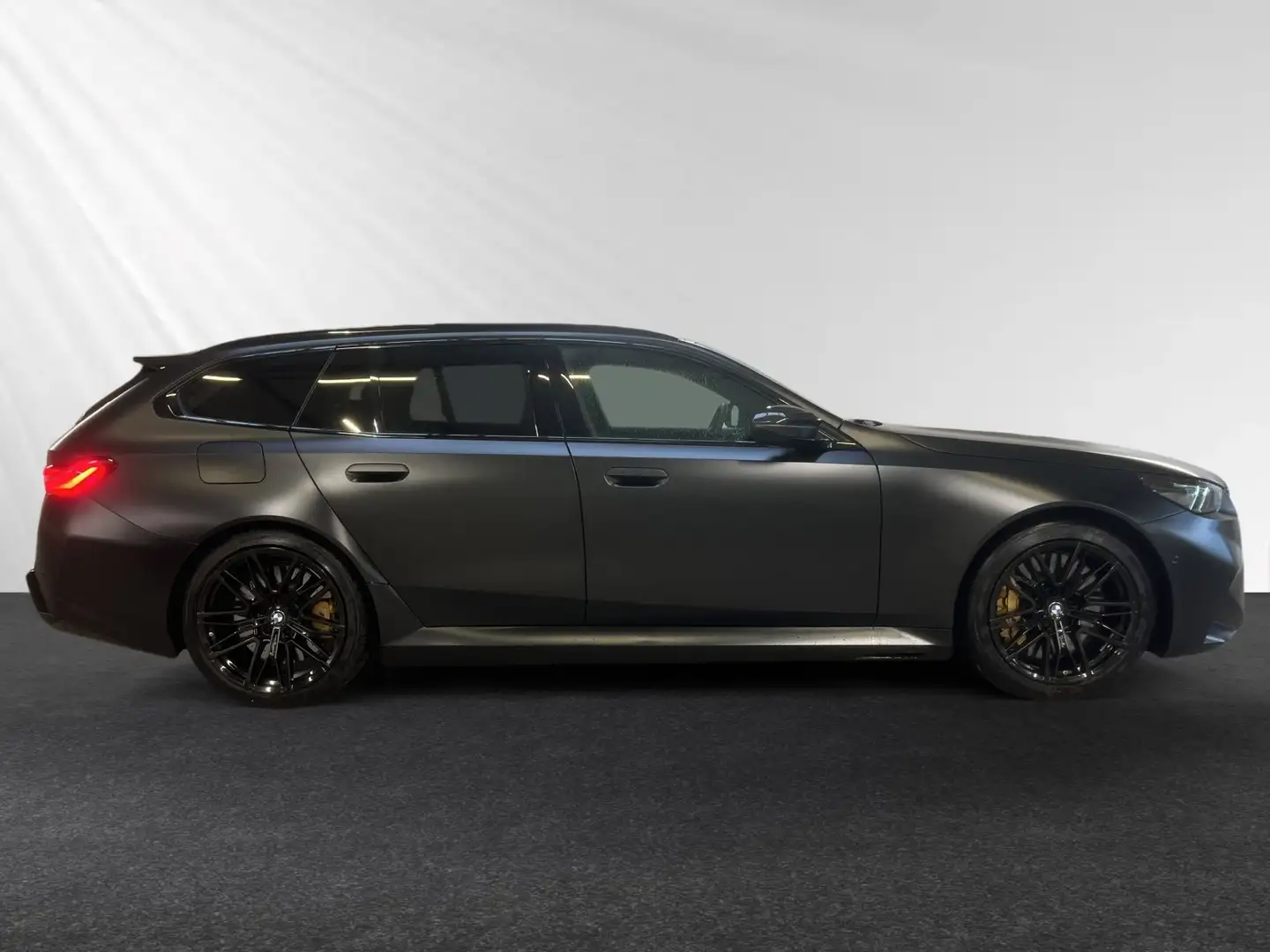 BMW M5 Touring *FrozenBlackMetallic*|Pano|B&W Schwarz - 2