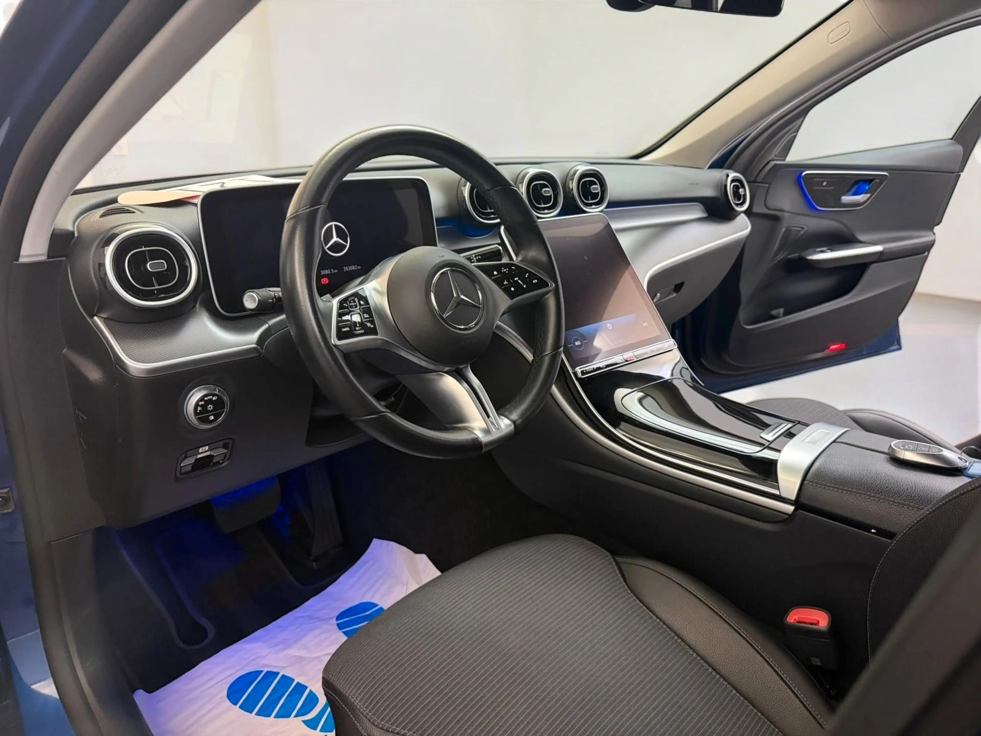 Mercedes-Benz C 220 C220d T 2x Avantgarde DISTR+*LED*AHK*360*MASSAGE — photo 10
