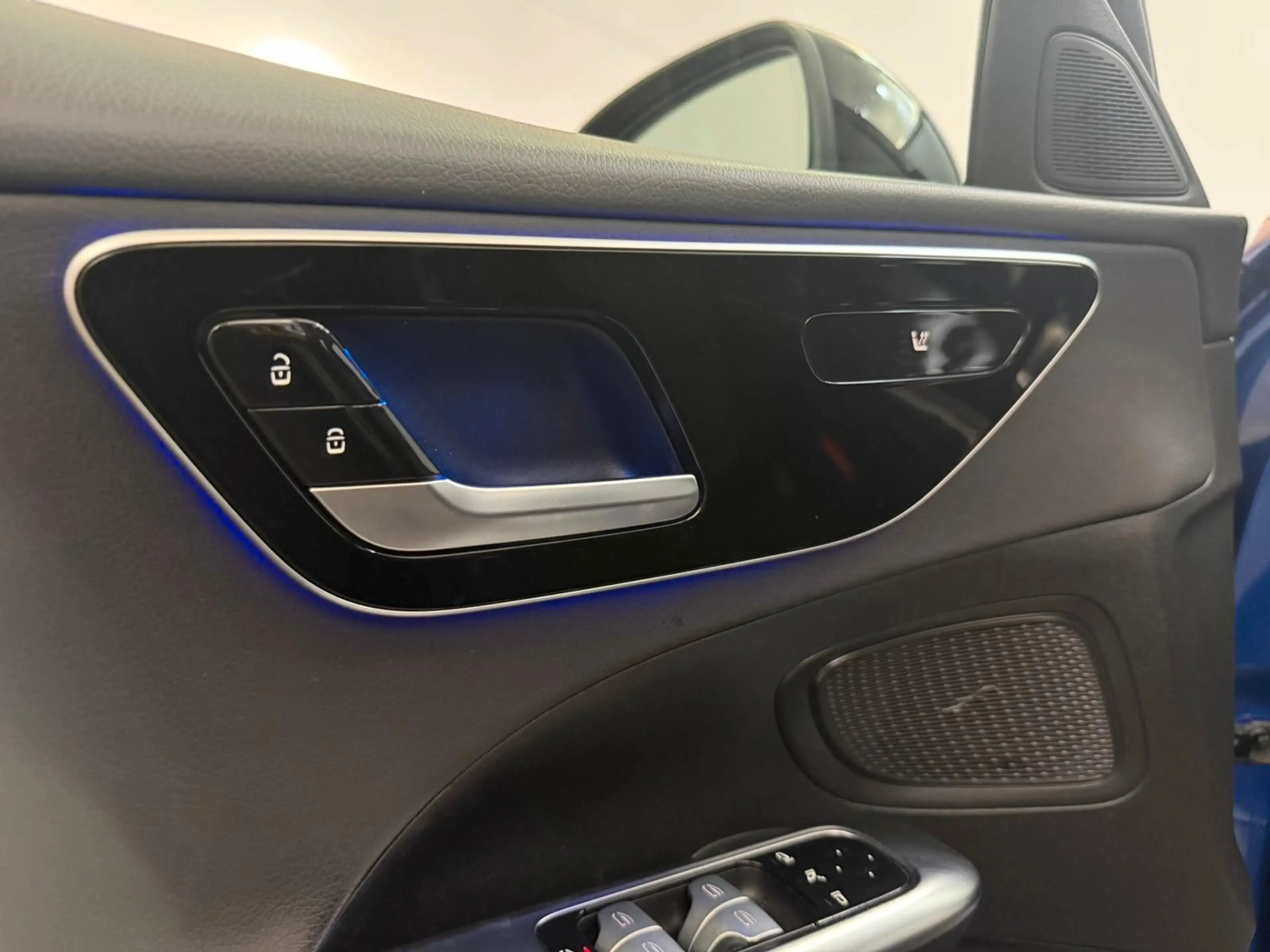 Mercedes-Benz C 220 C220d T 2x Avantgarde DISTR+*LED*AHK*360*MASSAGE — photo 9