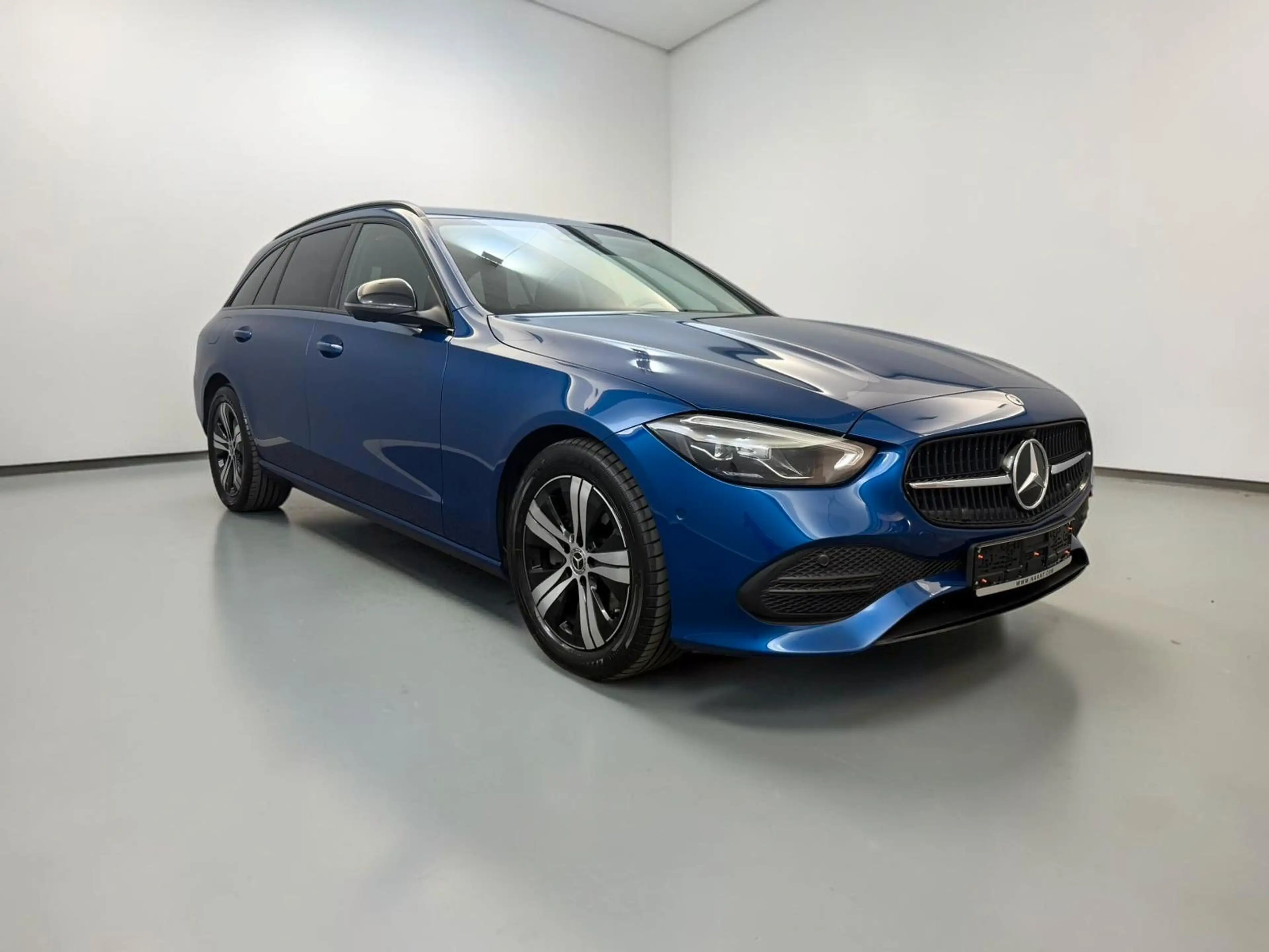Mercedes-Benz C 220 C220d T 2x Avantgarde DISTR+*LED*AHK*360*MASSAGE — photo 3