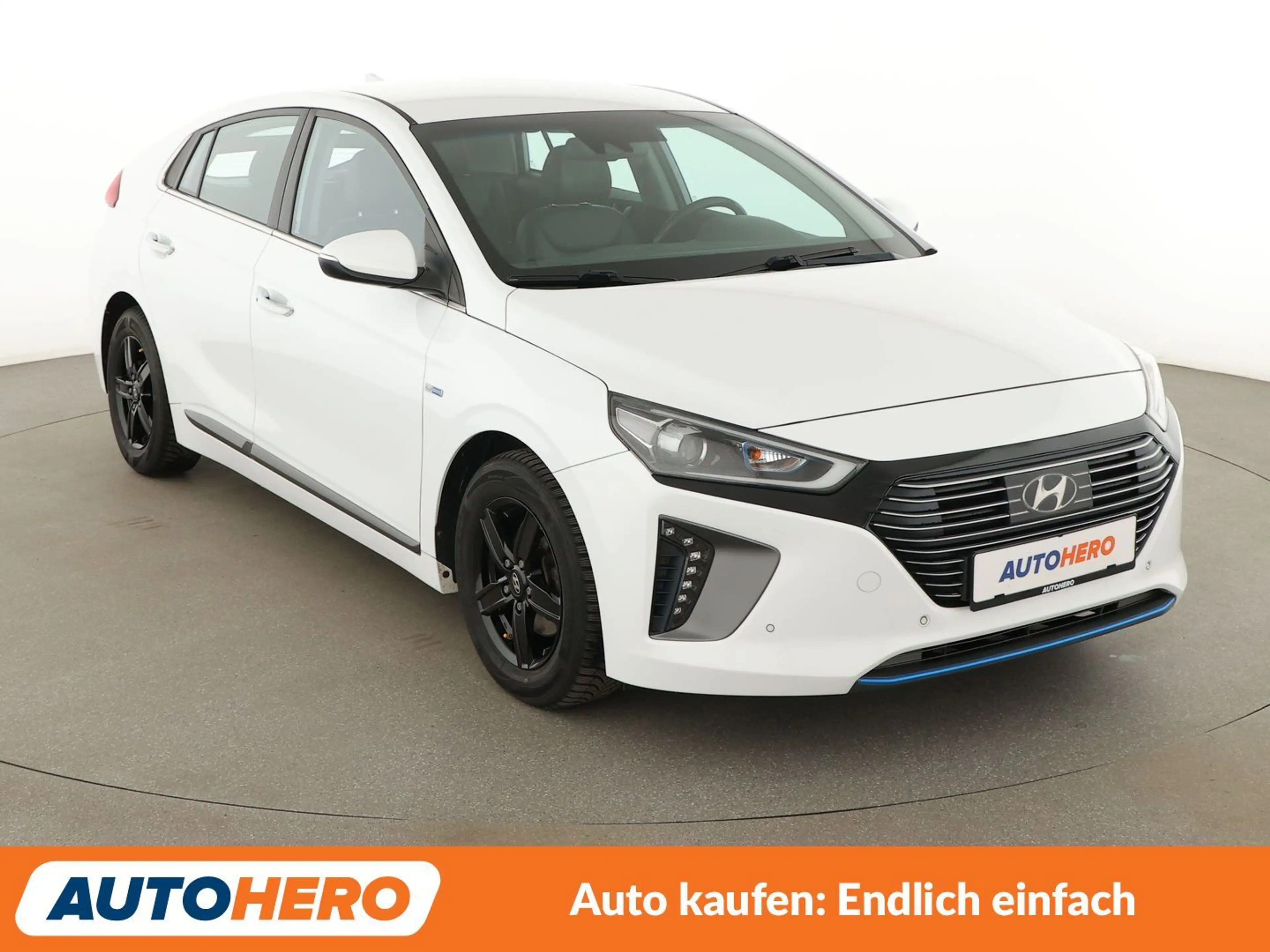Hyundai IONIQ 1.6 Hybrid Premium Aut.*NAV*ACC*CAM*PDC*SHZ*ALU* — photo 8