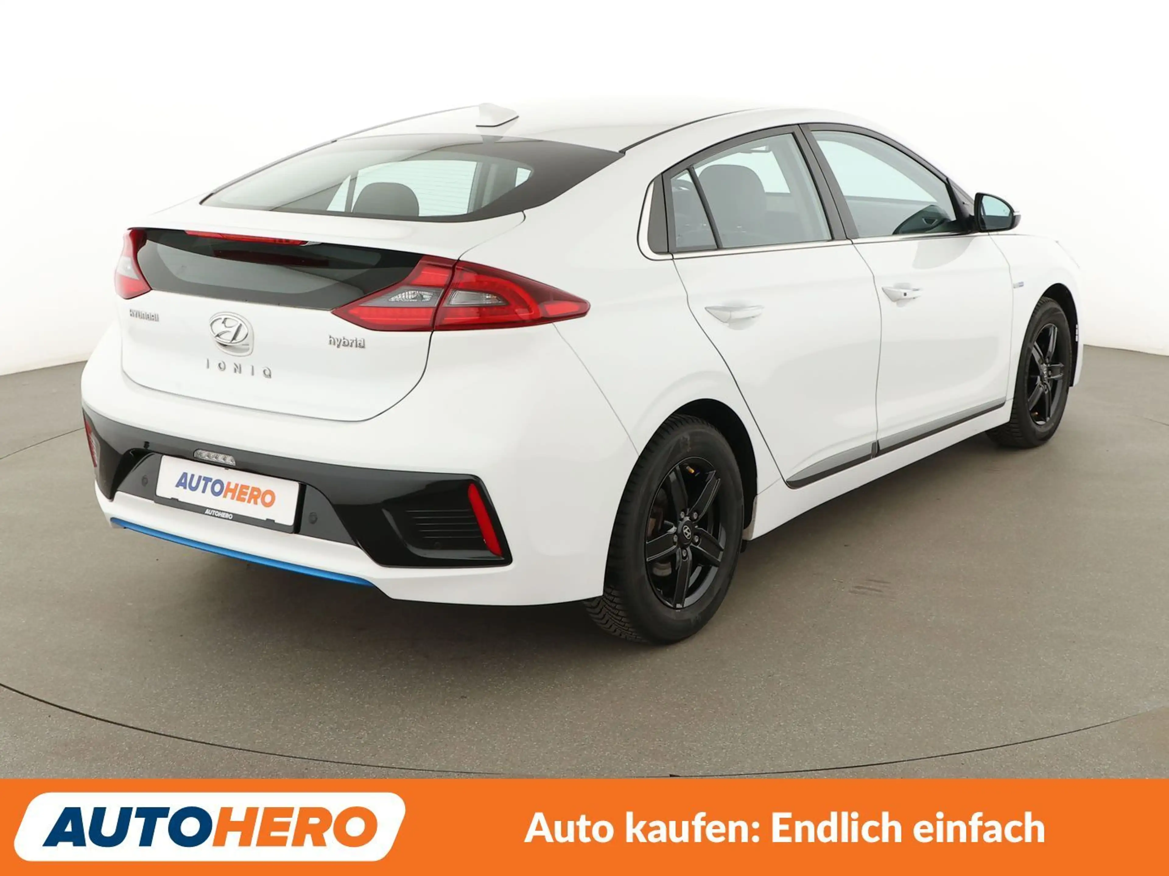 Hyundai IONIQ 1.6 Hybrid Premium Aut.*NAV*ACC*CAM*PDC*SHZ*ALU* — photo 6