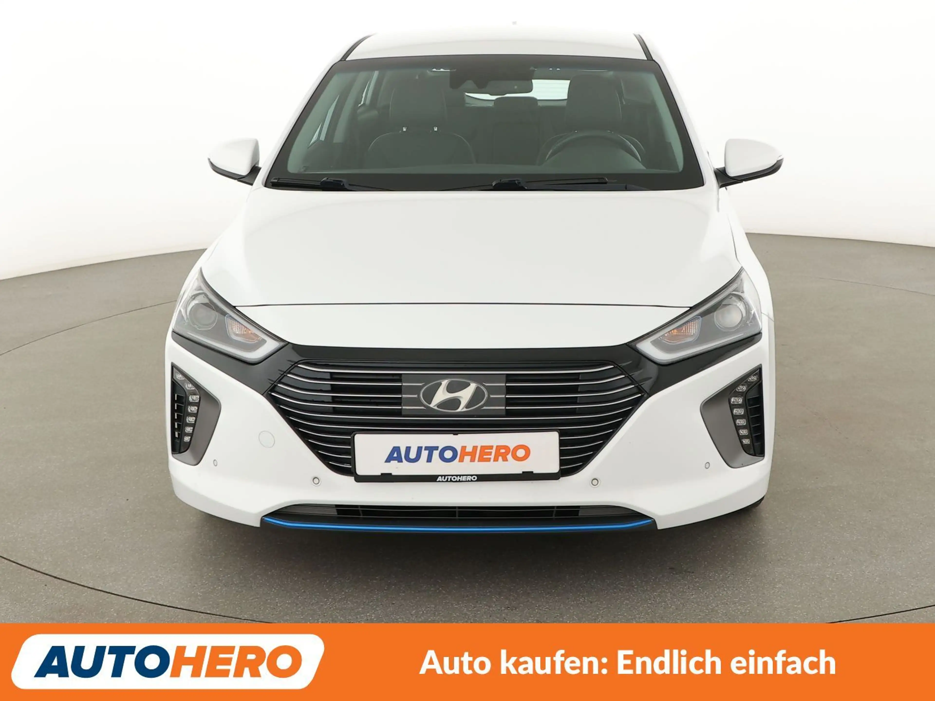 Hyundai IONIQ 1.6 Hybrid Premium Aut.*NAV*ACC*CAM*PDC*SHZ*ALU* — photo 9