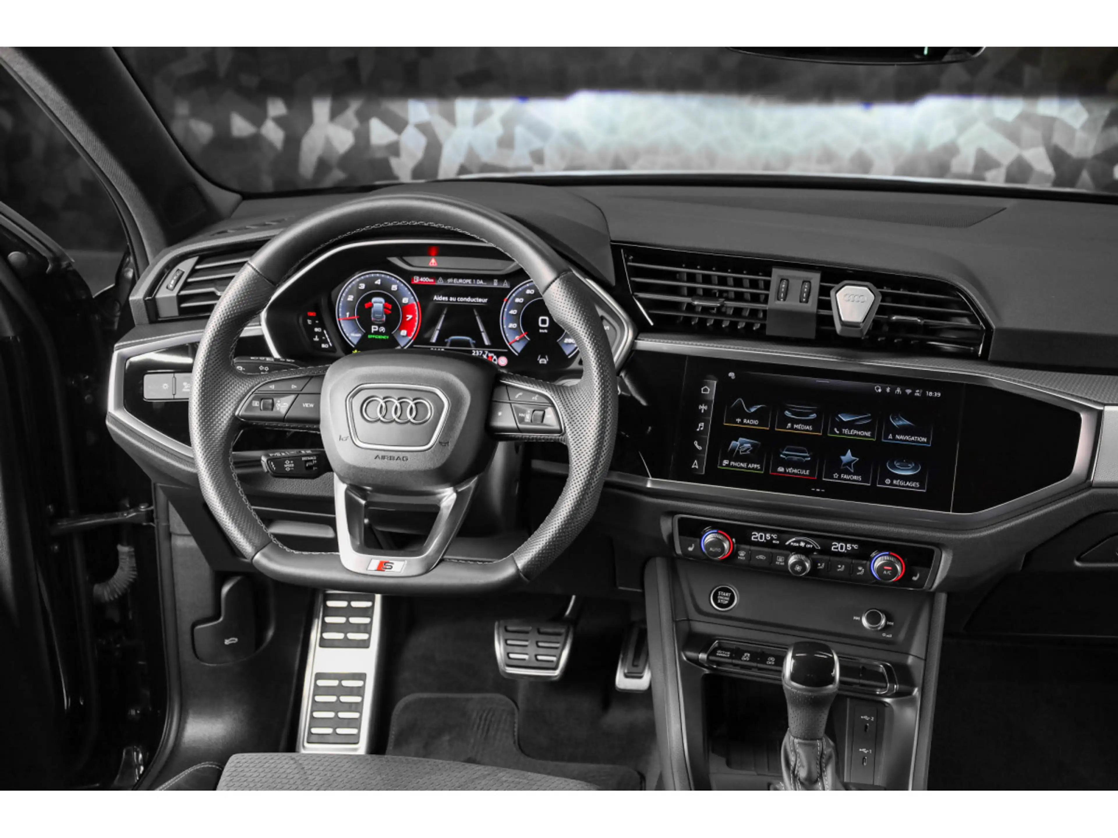 Audi Q3 Sportback 40 TFSI S-Line QUATTRO — photo 12