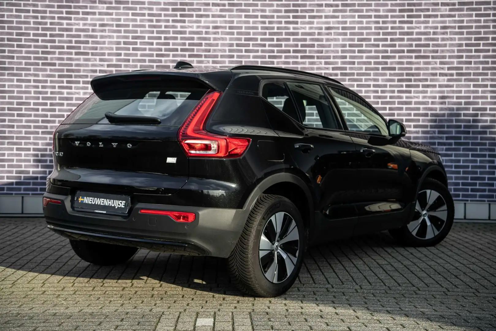 Volvo XC40 1.5 T5 Plug-in hybrid Plus Dark | Trekhaak | Navi Schwarz - 2