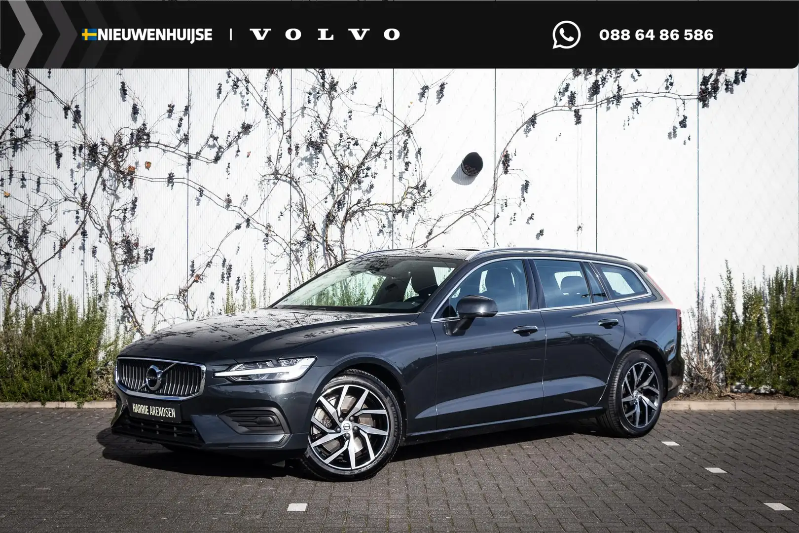 Volvo V60 2.0 T5 Momentum Pro | Trekhaak | Apple CarPlay / A Gris - 1