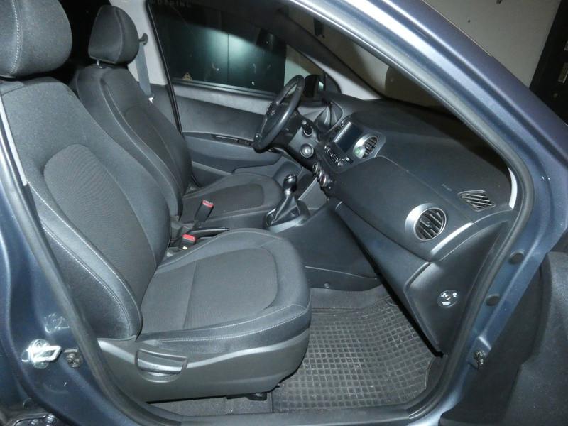 Hyundai i10 YES! Plus*NAVI*EURO 6*SHZ*LKH*NAVI*PDC* — photo 8