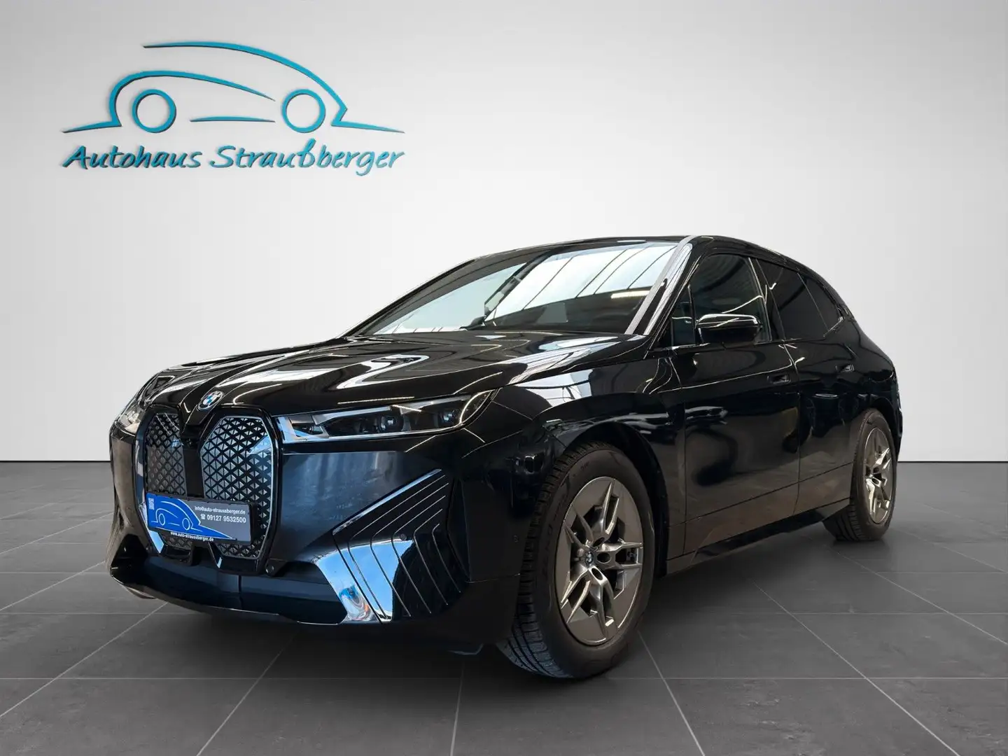 BMW iX 50 xDrive Sport Pano ACC 360° AHK Laser H&K Schwarz - 2