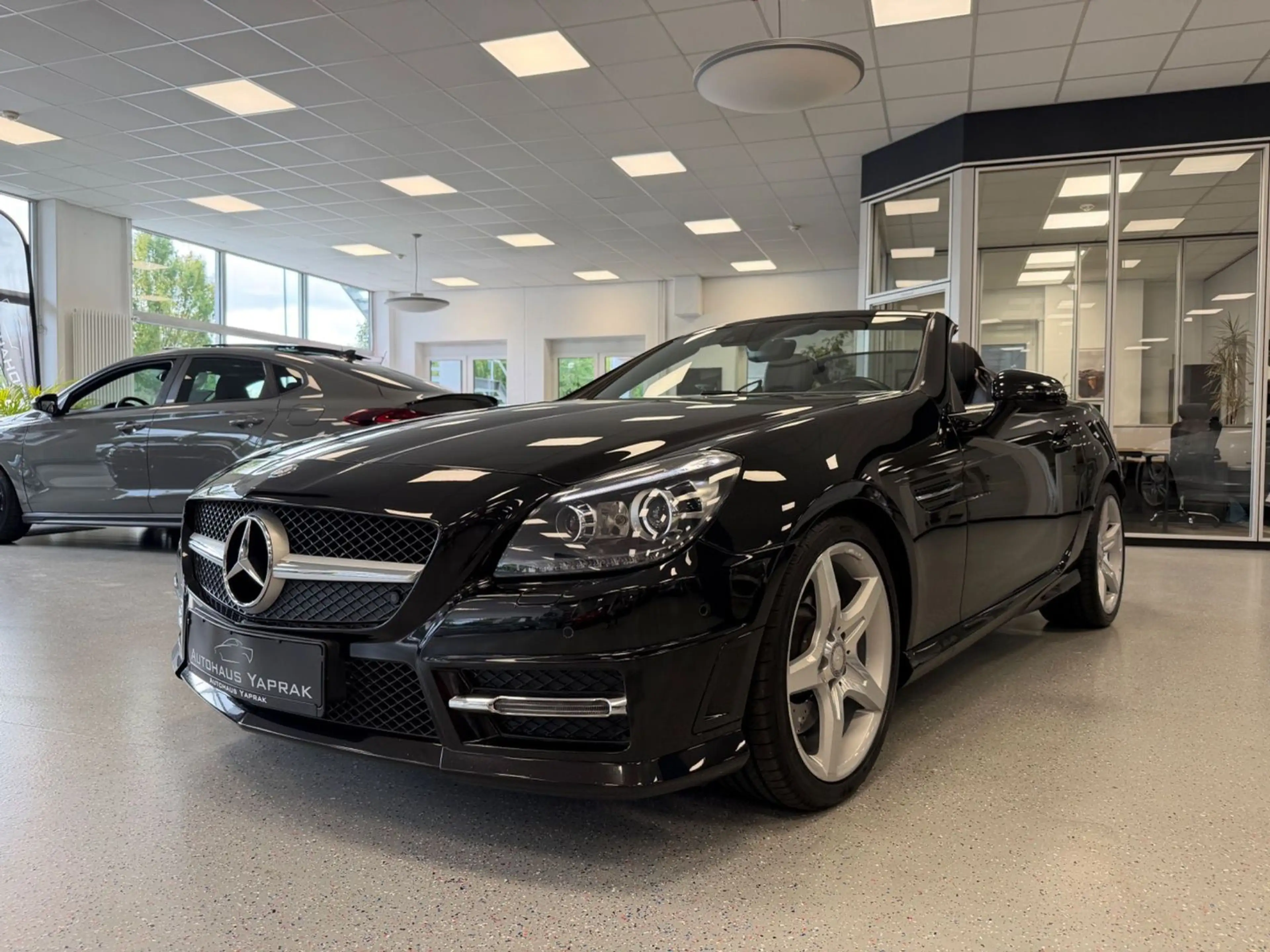 Mercedes-Benz SLK 250 AMG-Line|H/K|Airscarf|Leder|Pano|Service — photo 4