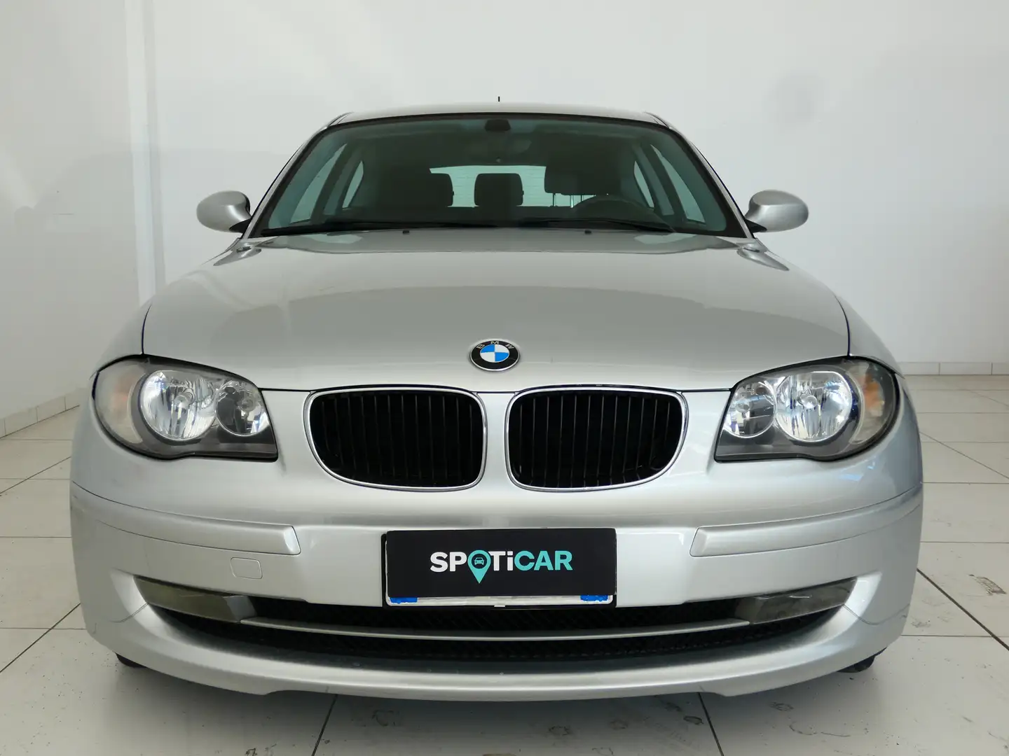 BMW 118 118d 3p 2.0 Attiva 143cv dpf Silber - 2