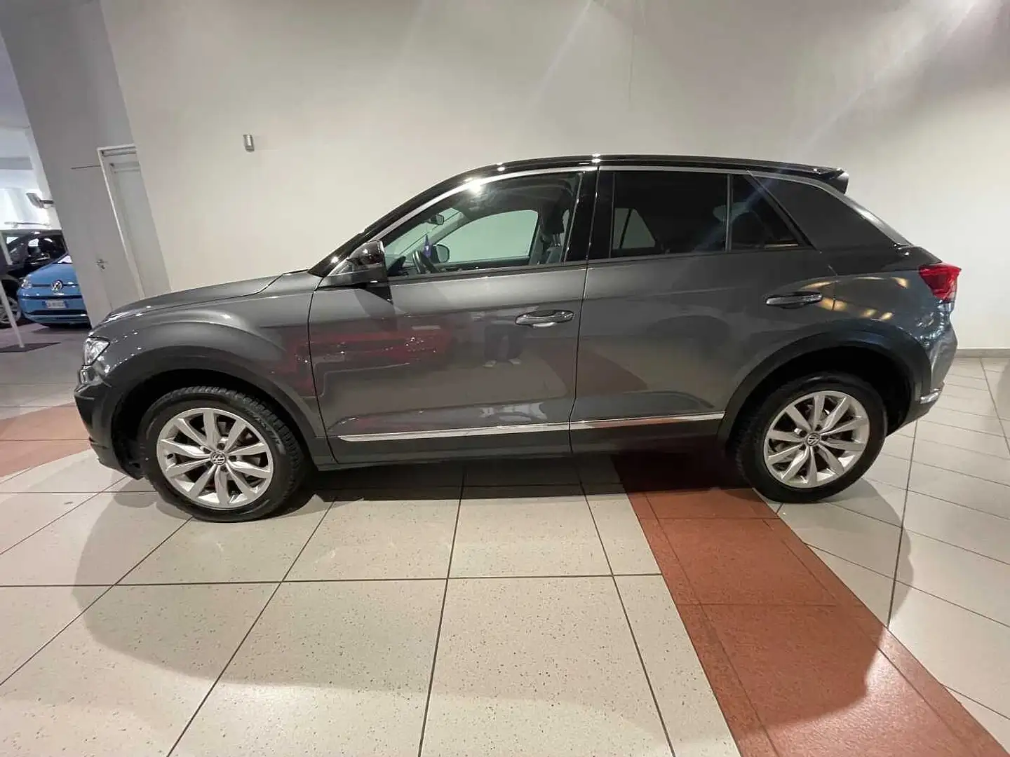 Volkswagen T-Roc 1ª serie 1.5 TSI ACT Advanced BlueMotion Technolog Gris - 2
