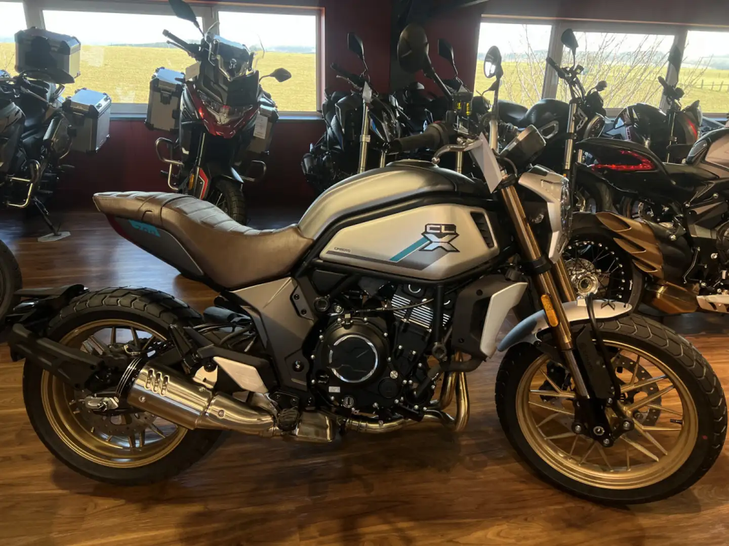 CFMOTO 700 CL-X Héritage Gri - 1