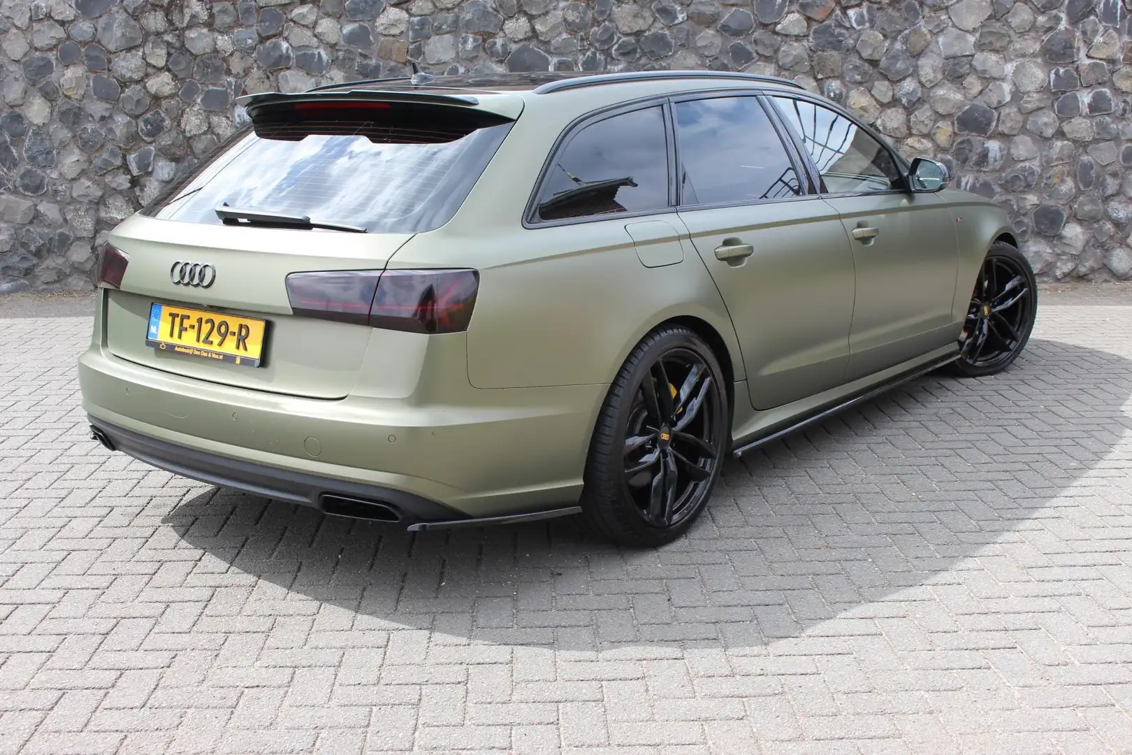 Audi A6 Avant 3.0 TFSI quattro Premium Edition Trekhaak in Noir - 2