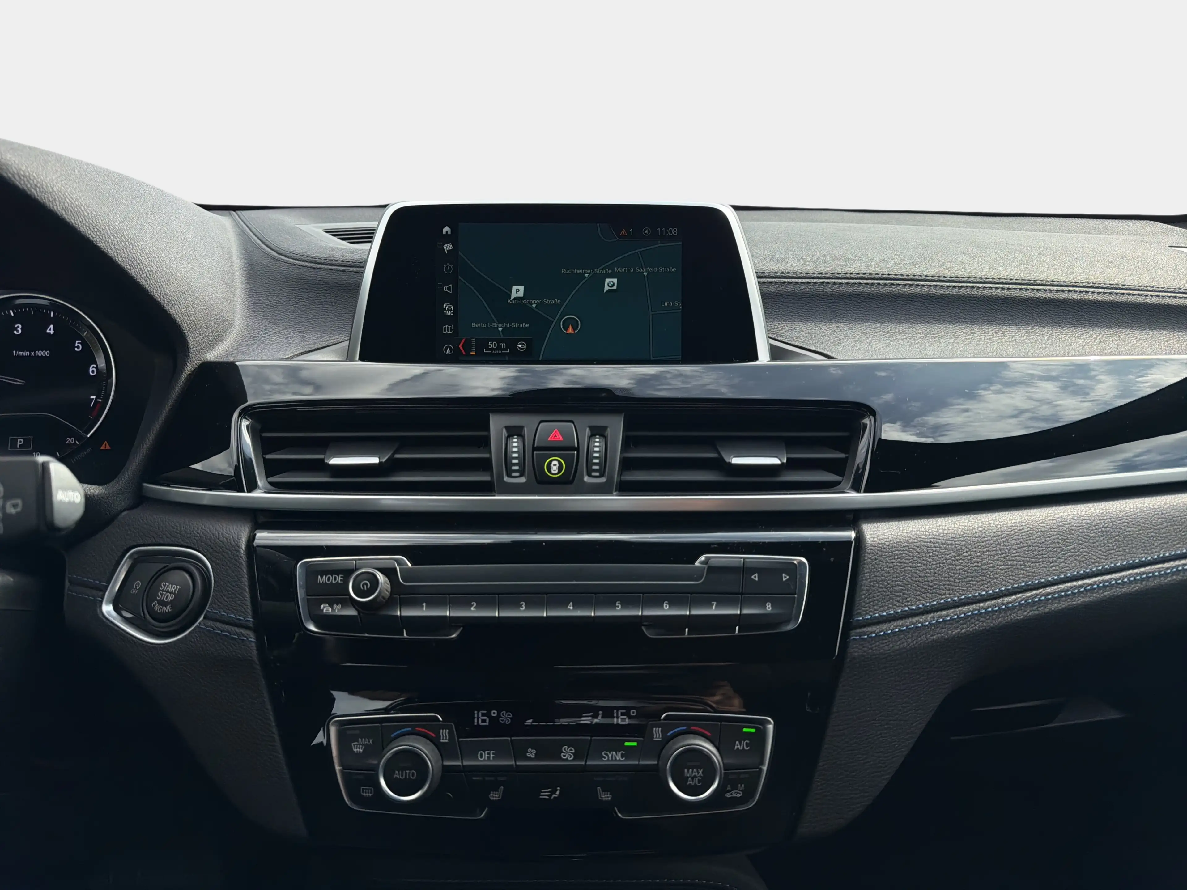 BMW X2 sDrive20i — photo 14